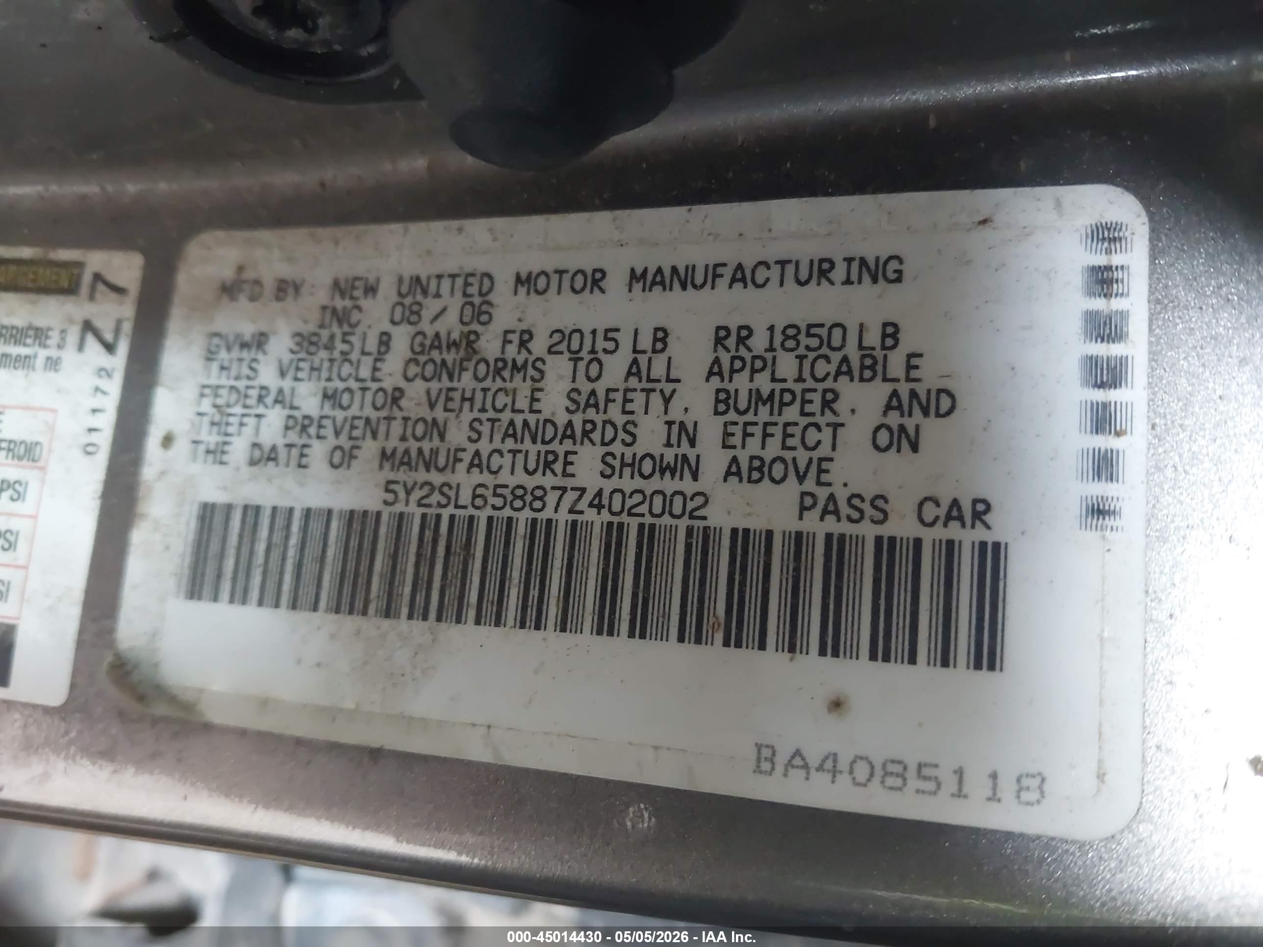 PONTIAC VIBE image 9