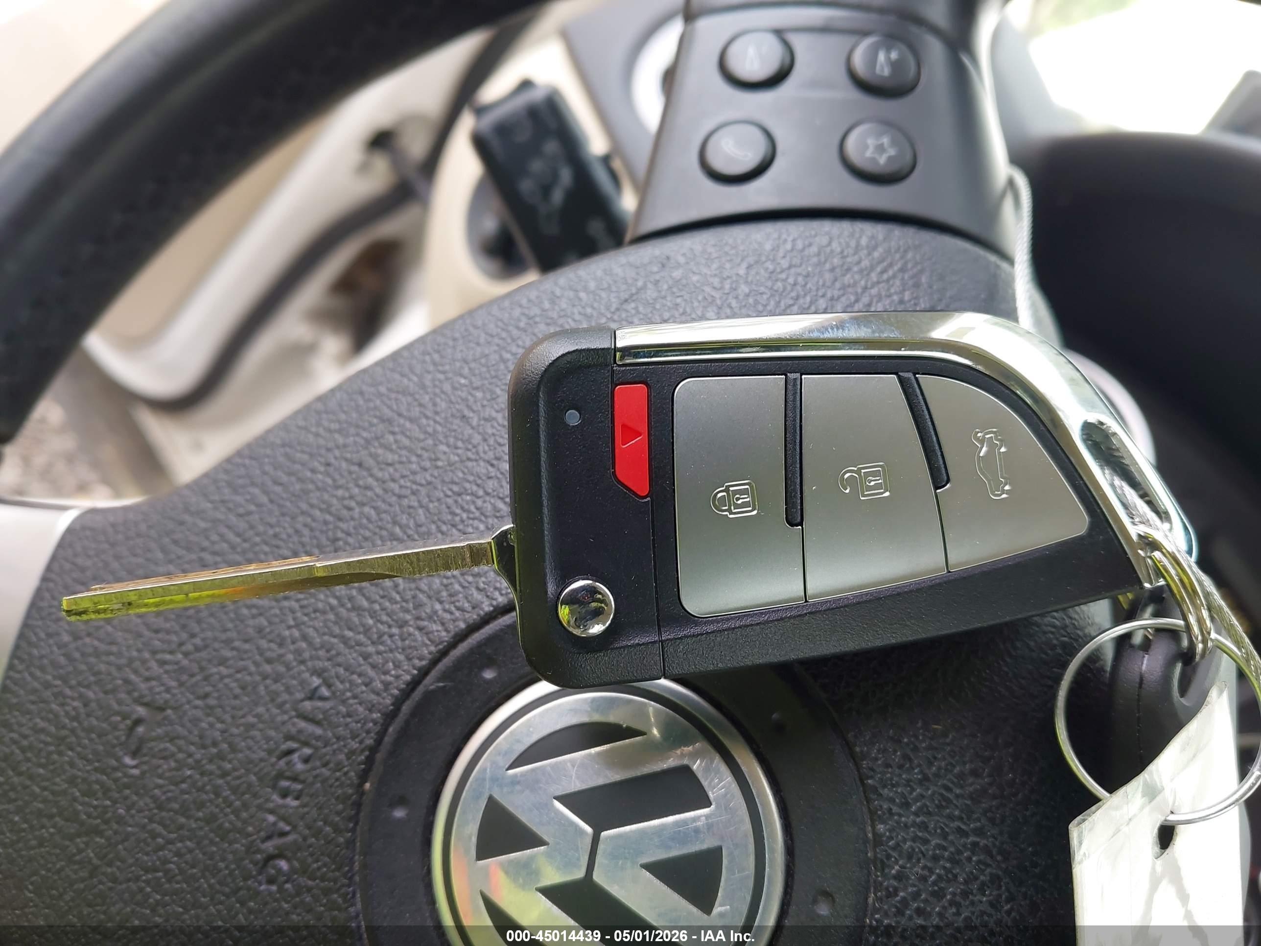 VOLKSWAGEN TIGUAN image 11