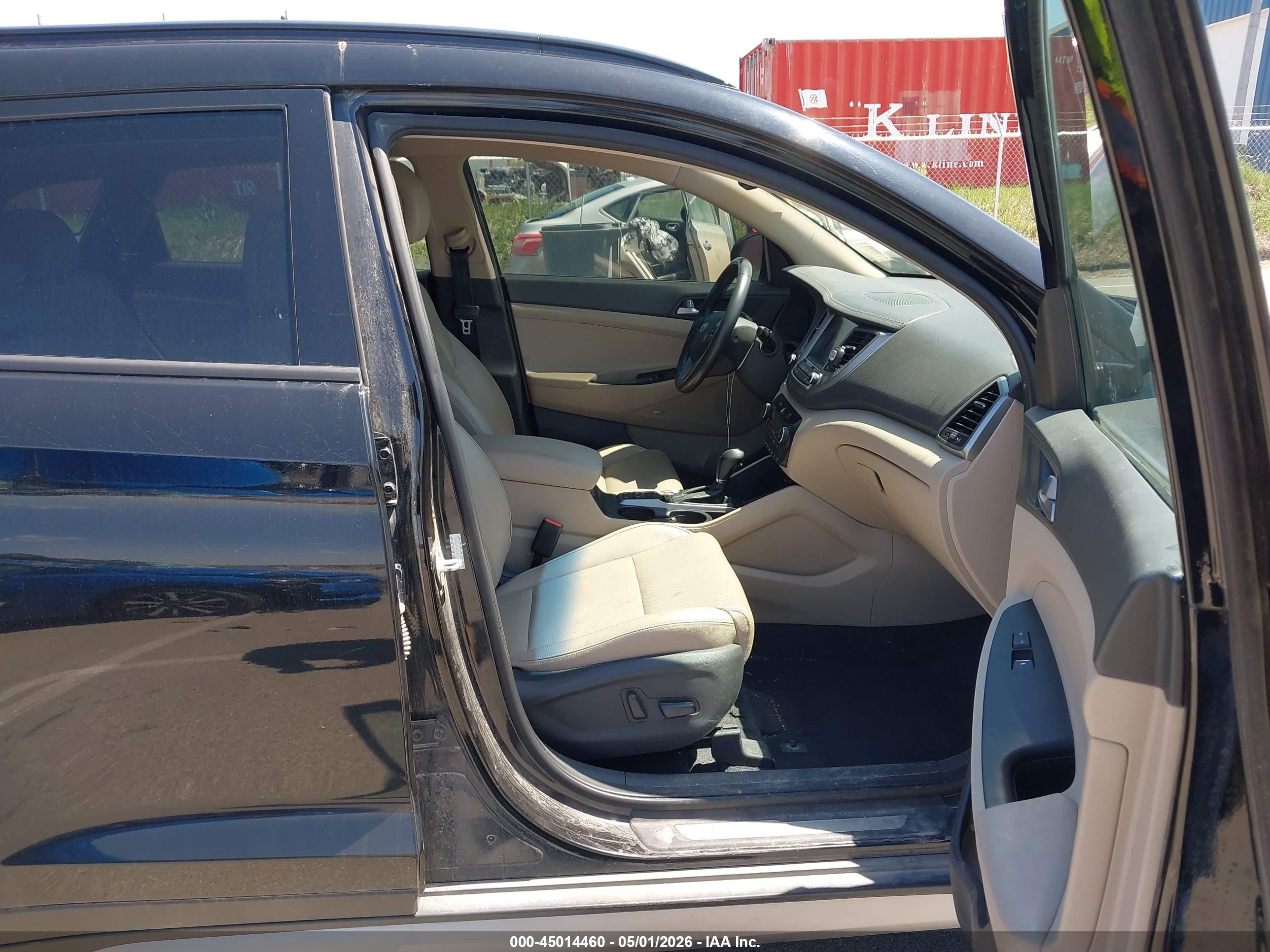 HYUNDAI TUCSON image 5