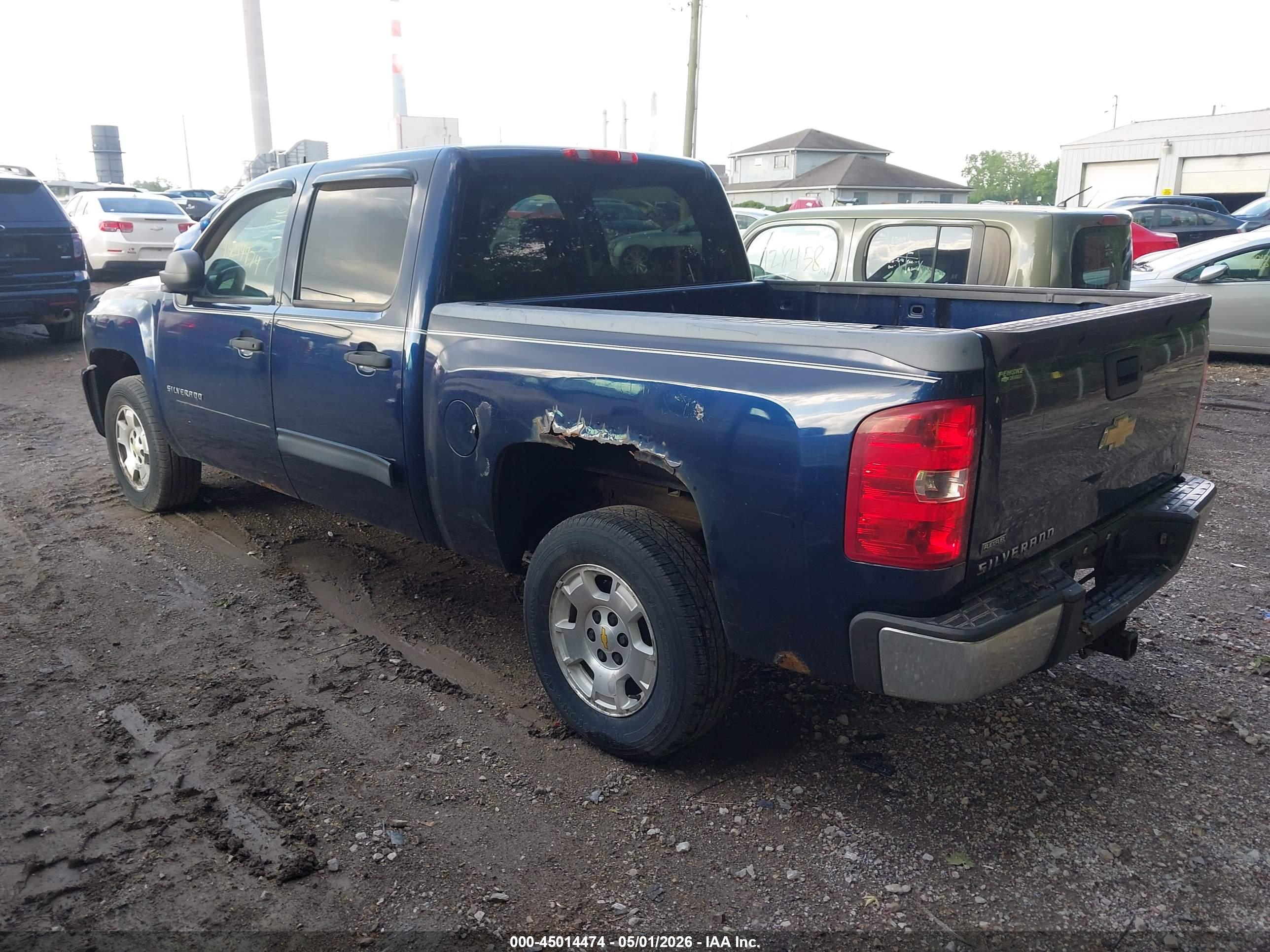 CHEVROLET SILVERADO image 3