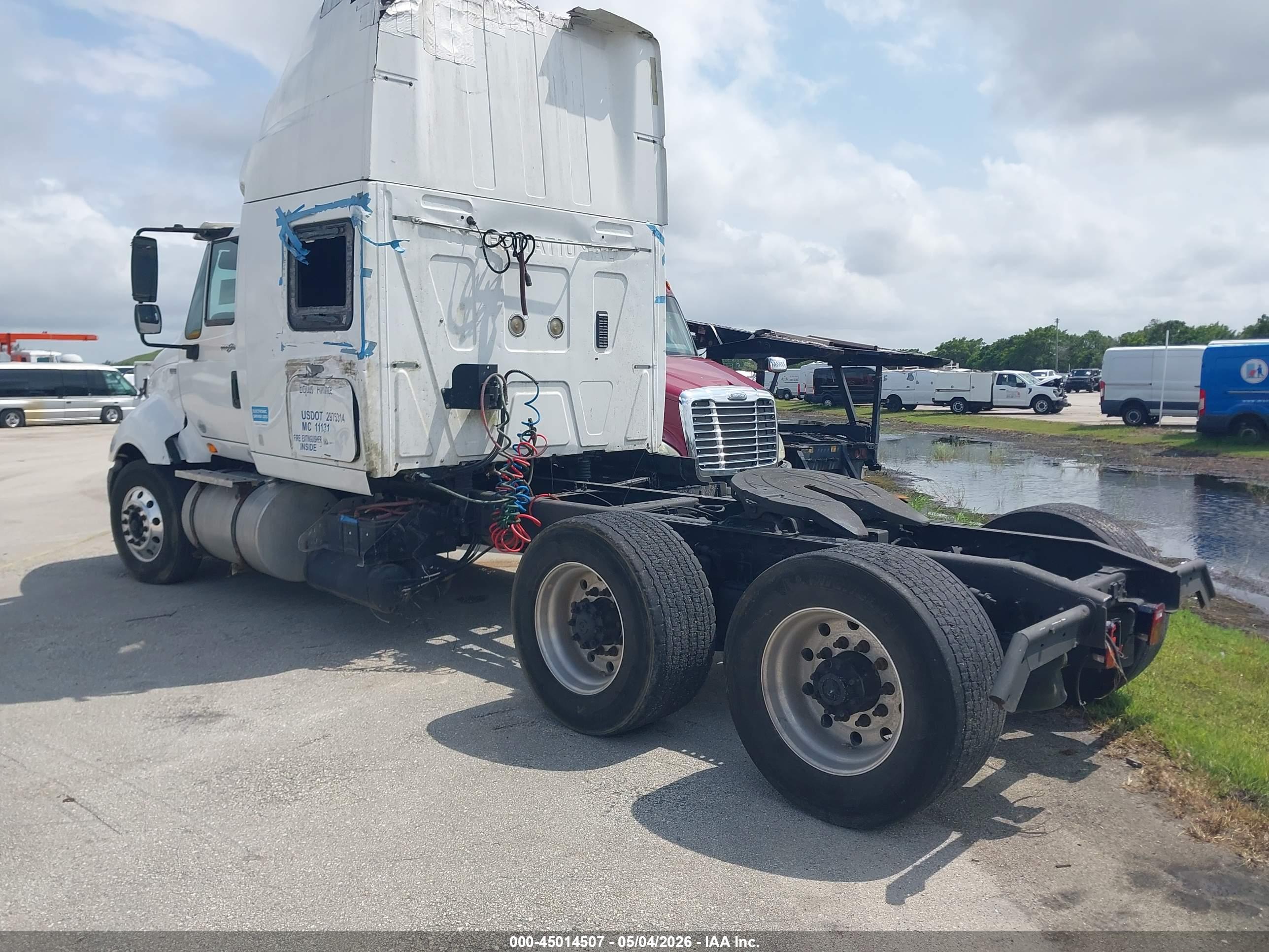 INTERNATIONAL PROSTAR image 3