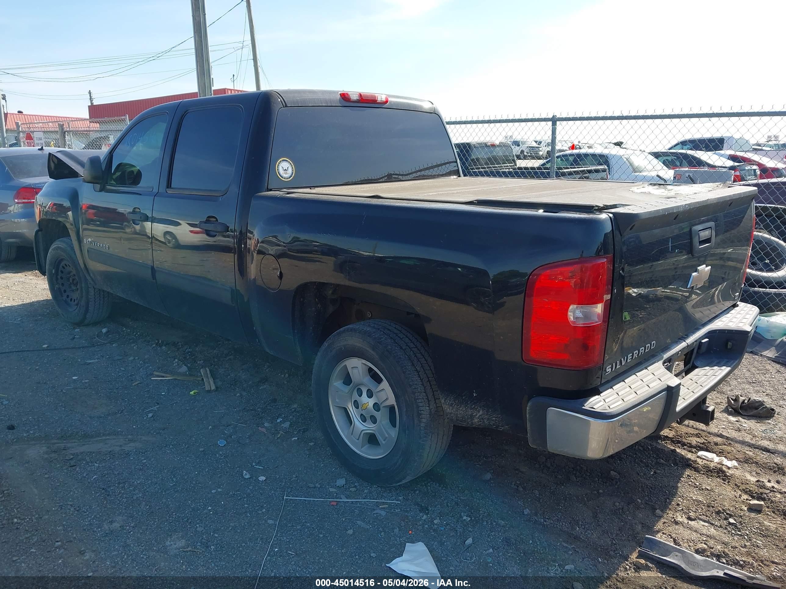 CHEVROLET SILVERADO image 3