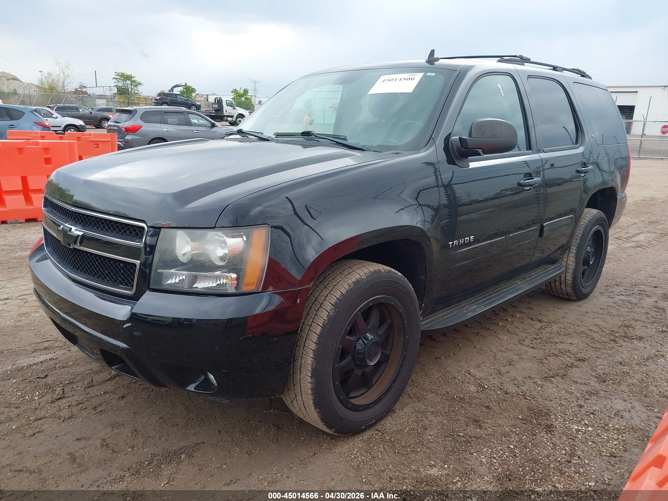 CHEVROLET TAHOE image 2
