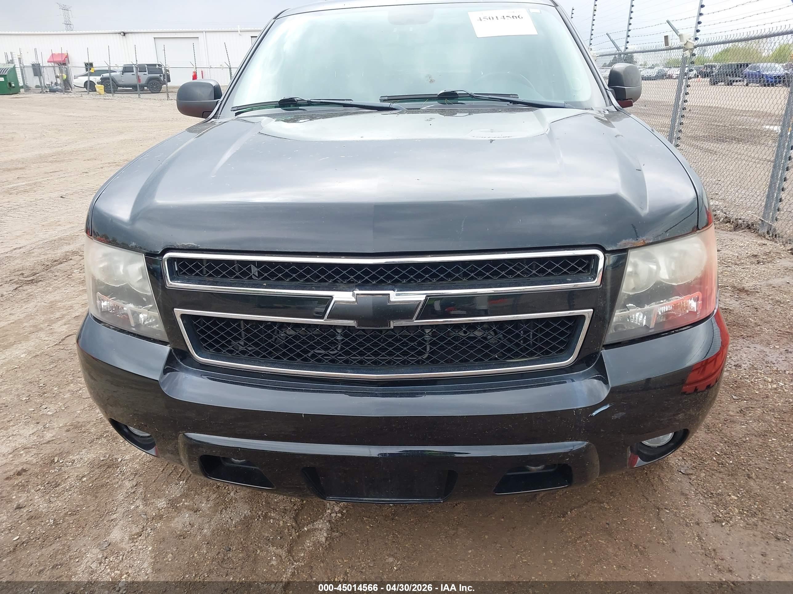 CHEVROLET TAHOE image 6
