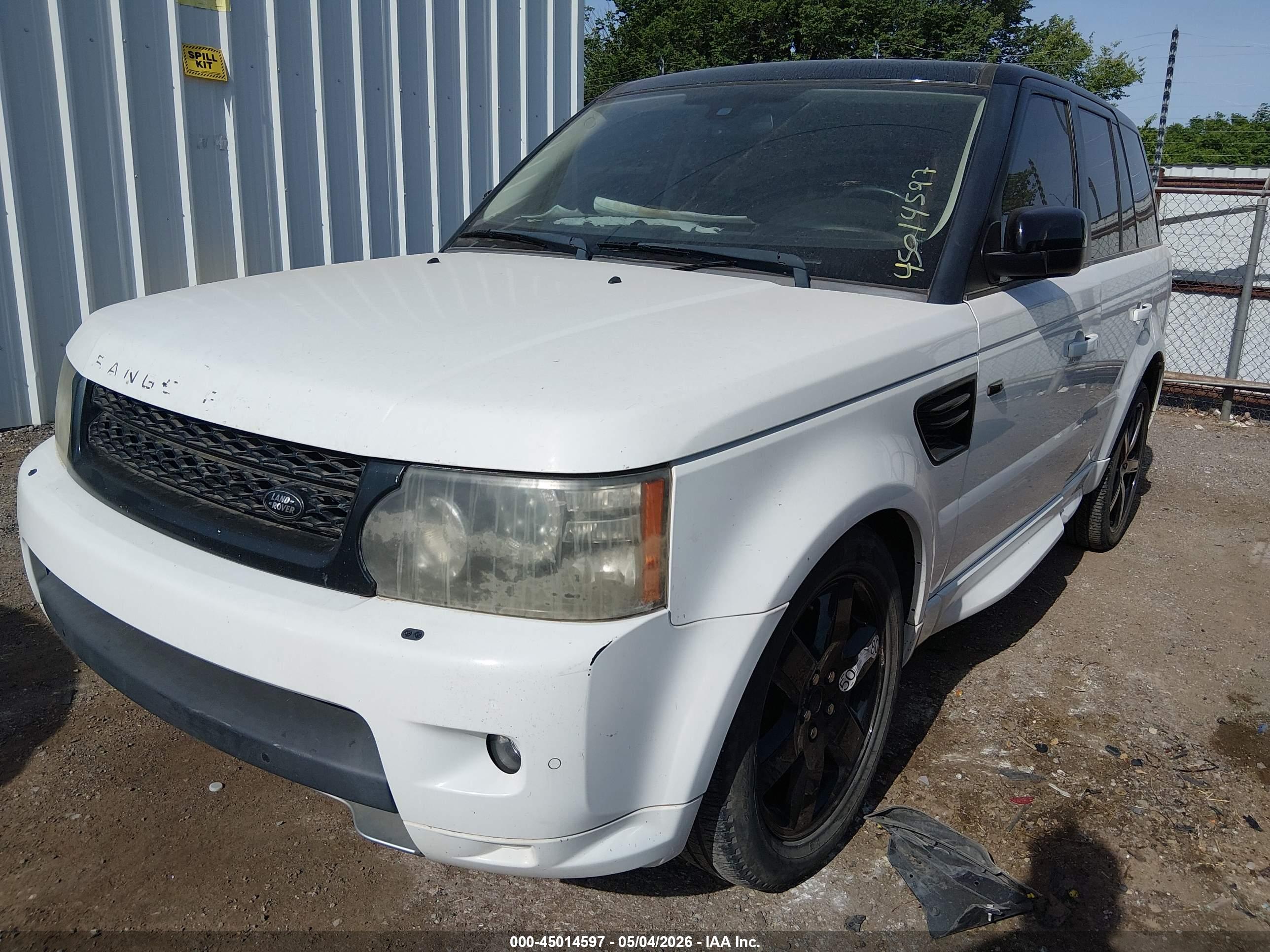 LAND ROVER image 2