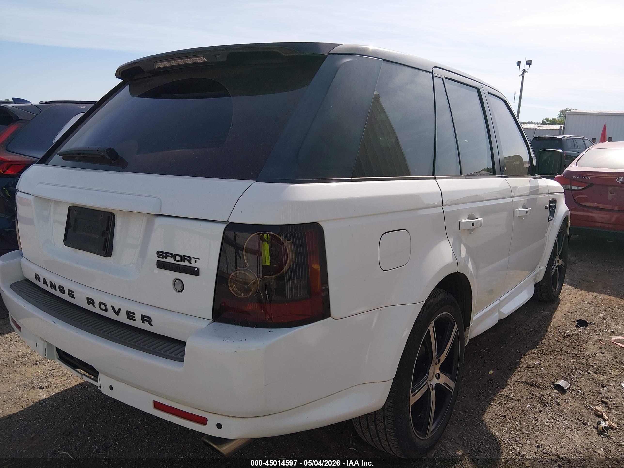 LAND ROVER image 4