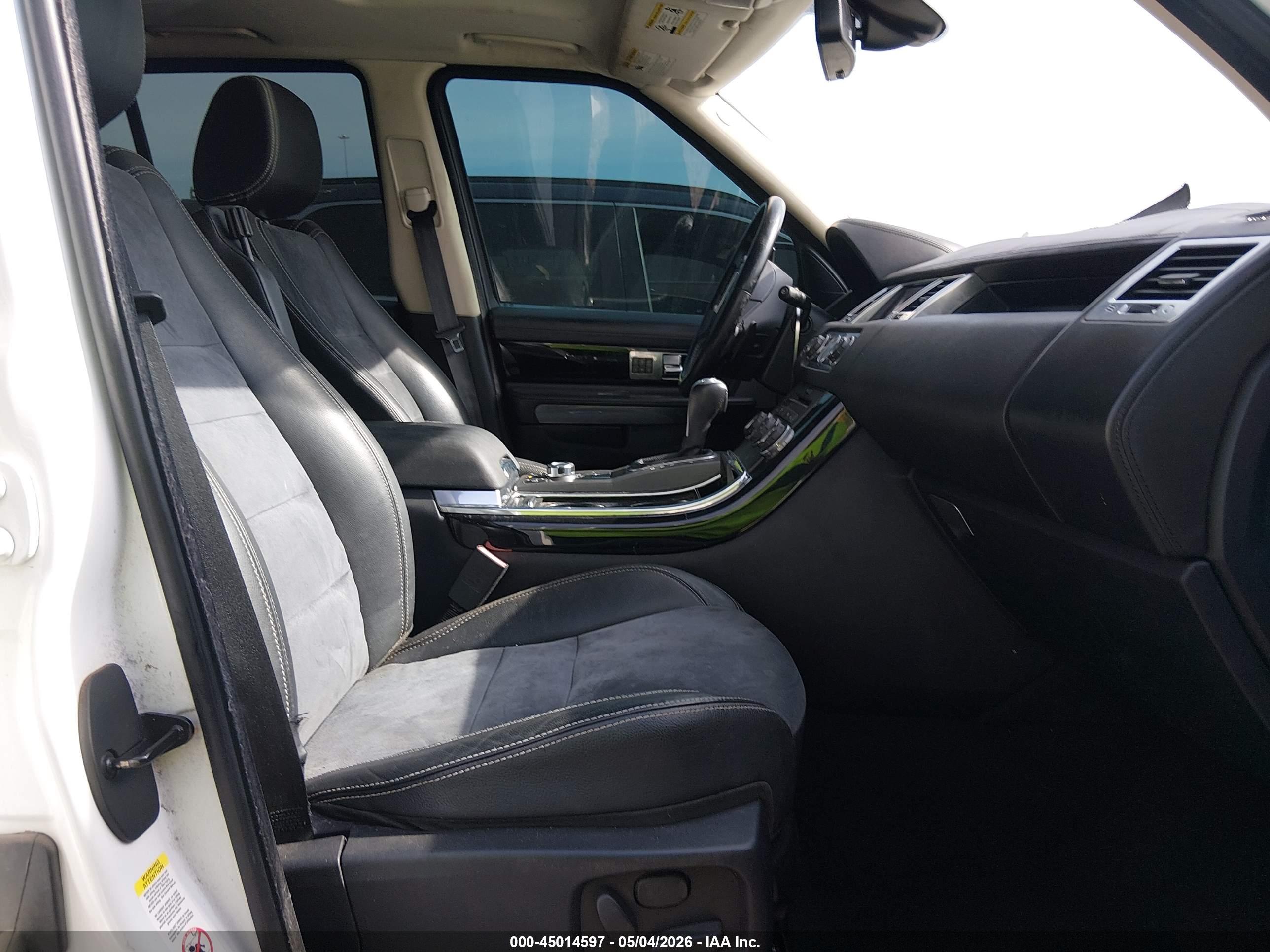 LAND ROVER image 5
