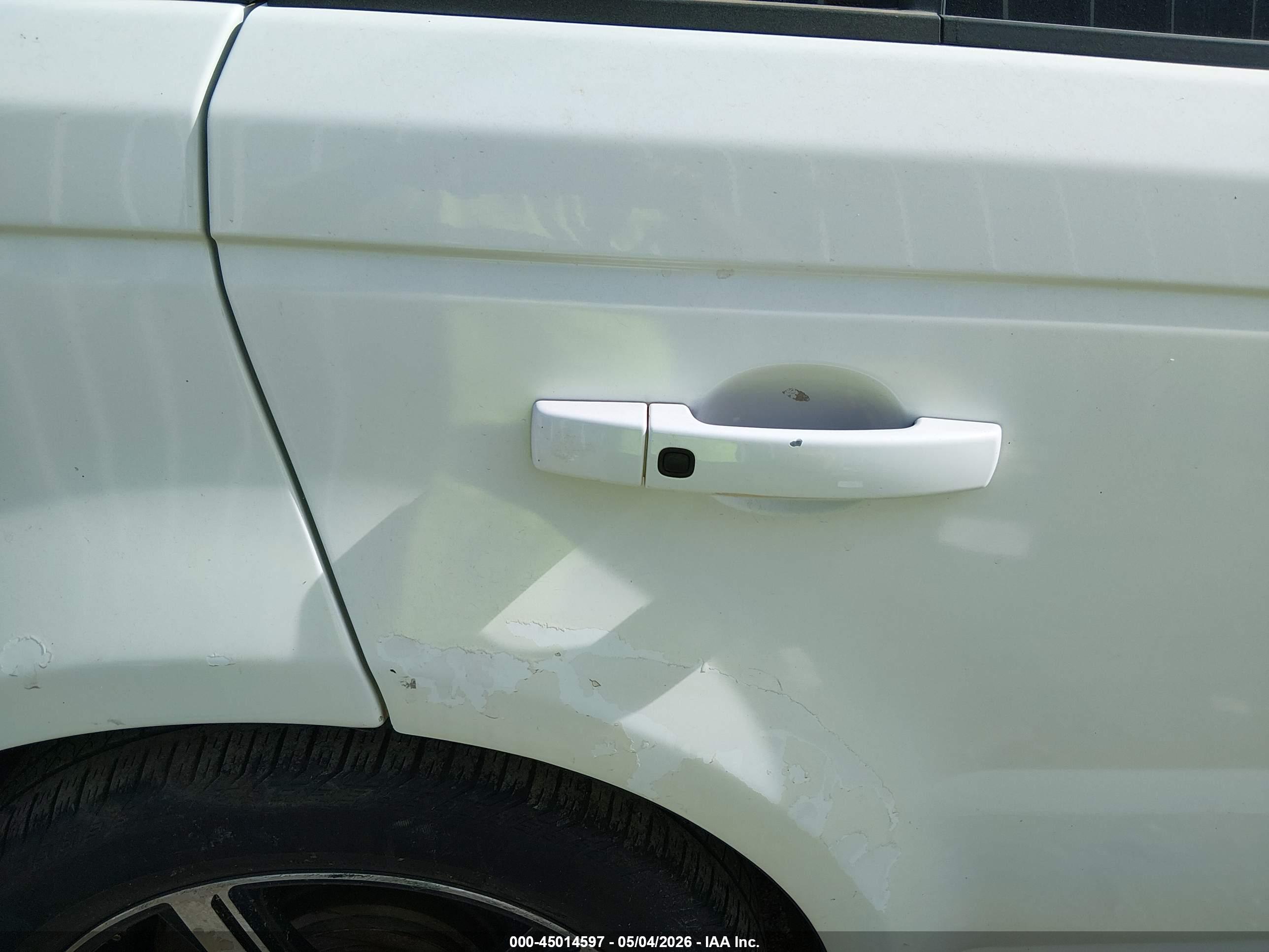 LAND ROVER image 6