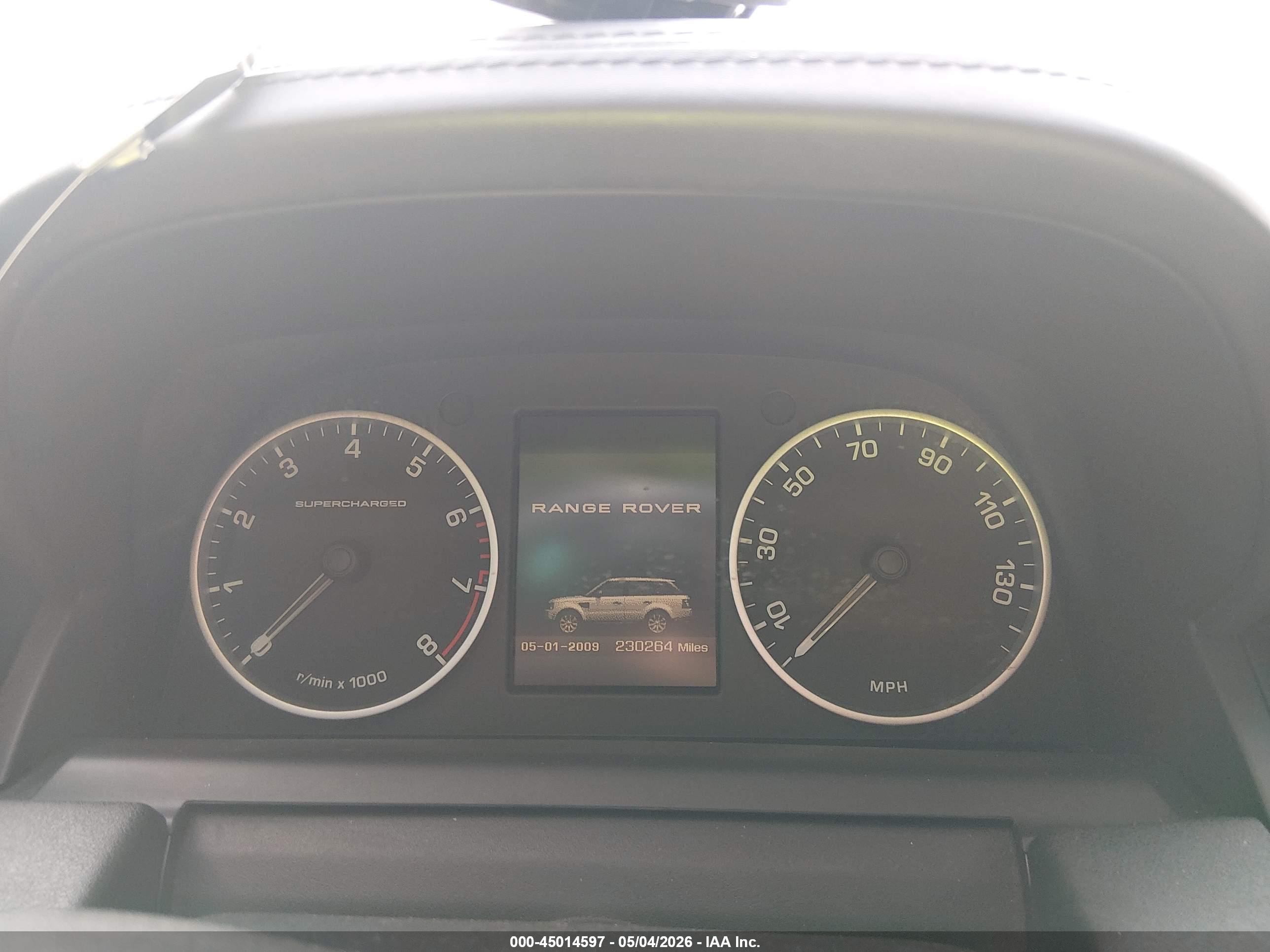 LAND ROVER image 7