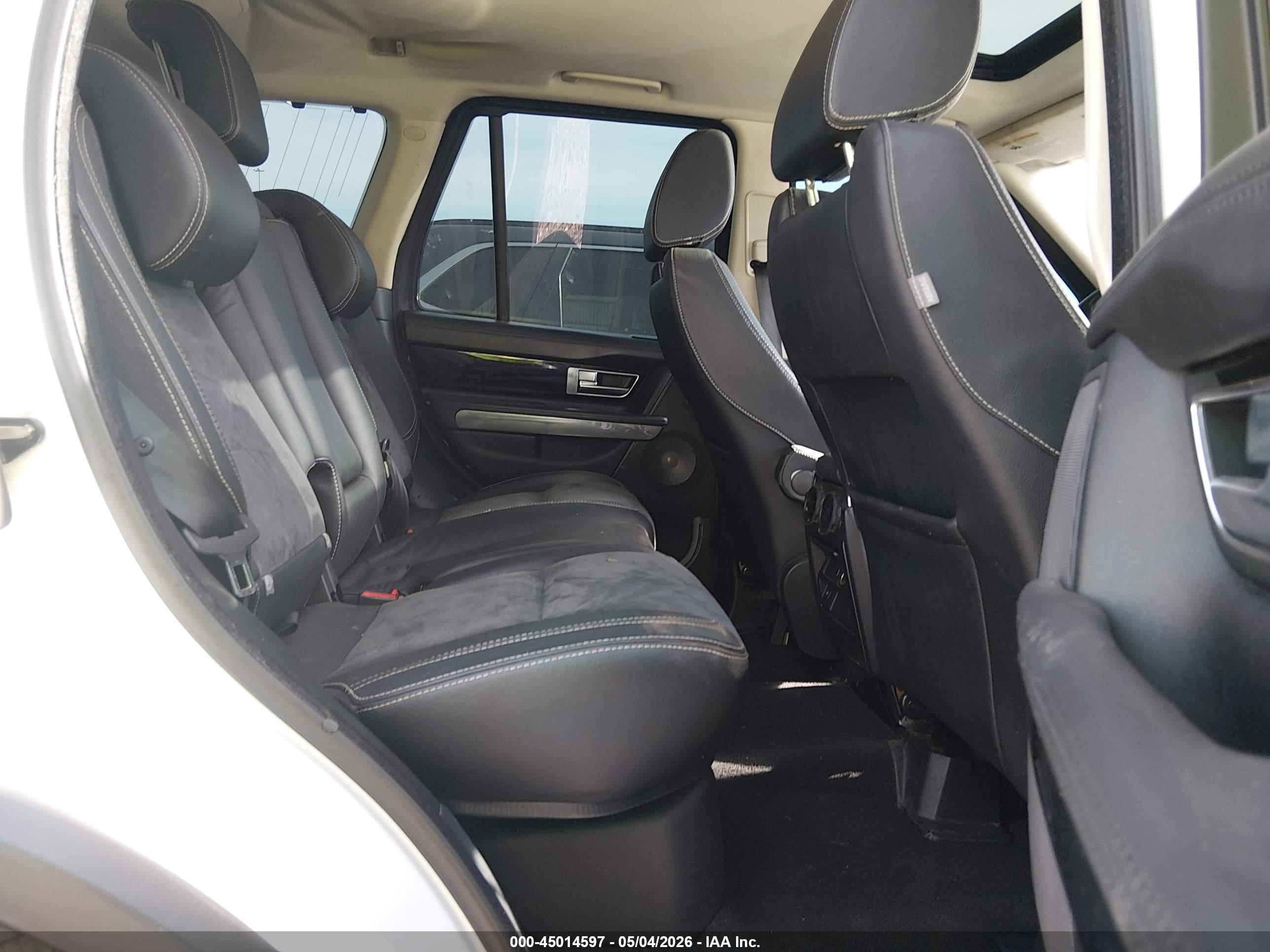 LAND ROVER image 8