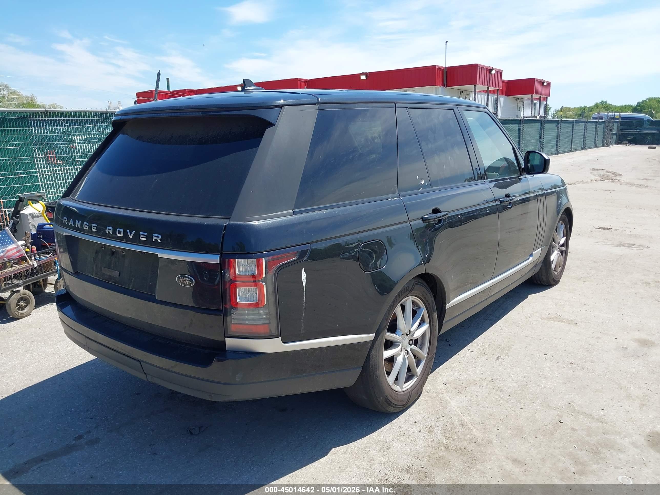 LAND ROVER image 4