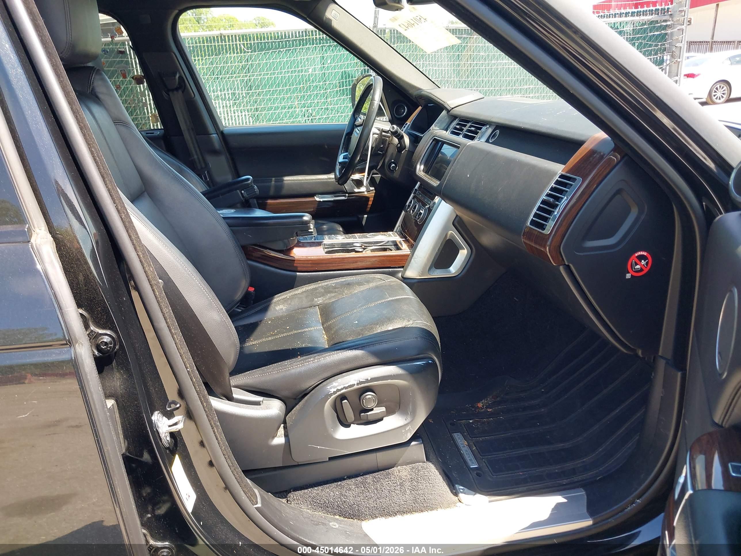 LAND ROVER image 5
