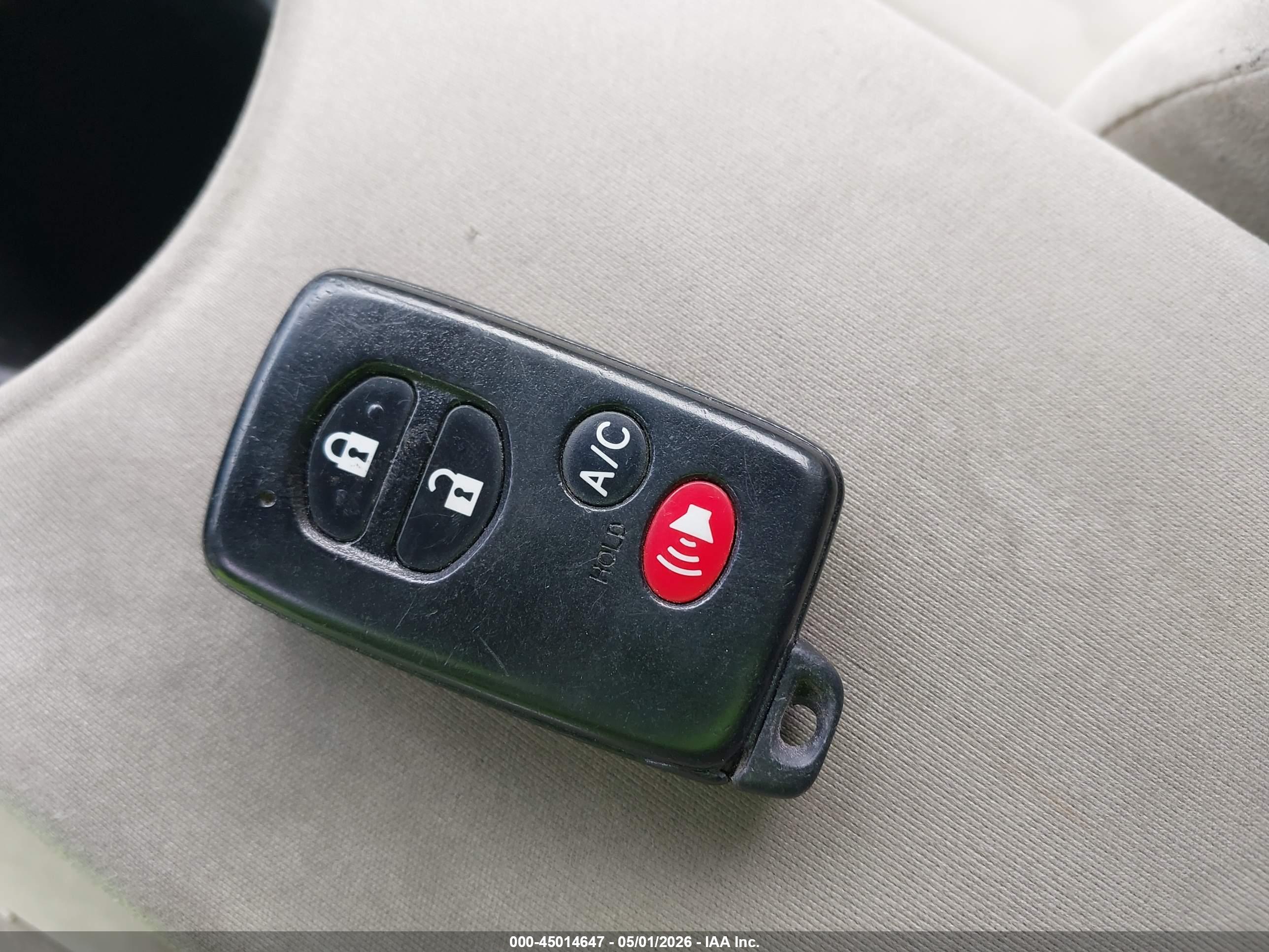 TOYOTA PRIUS image 11