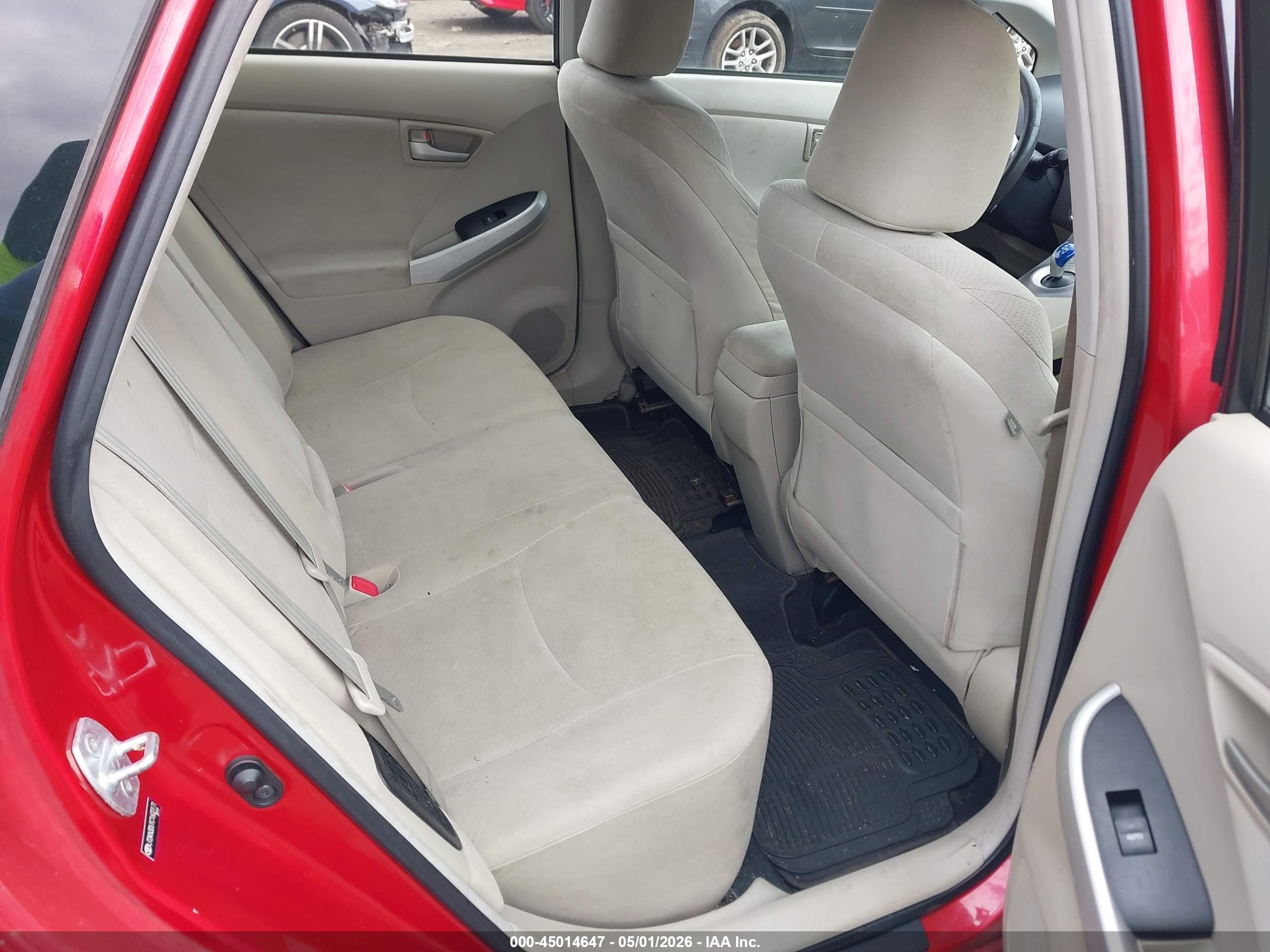 TOYOTA PRIUS image 8