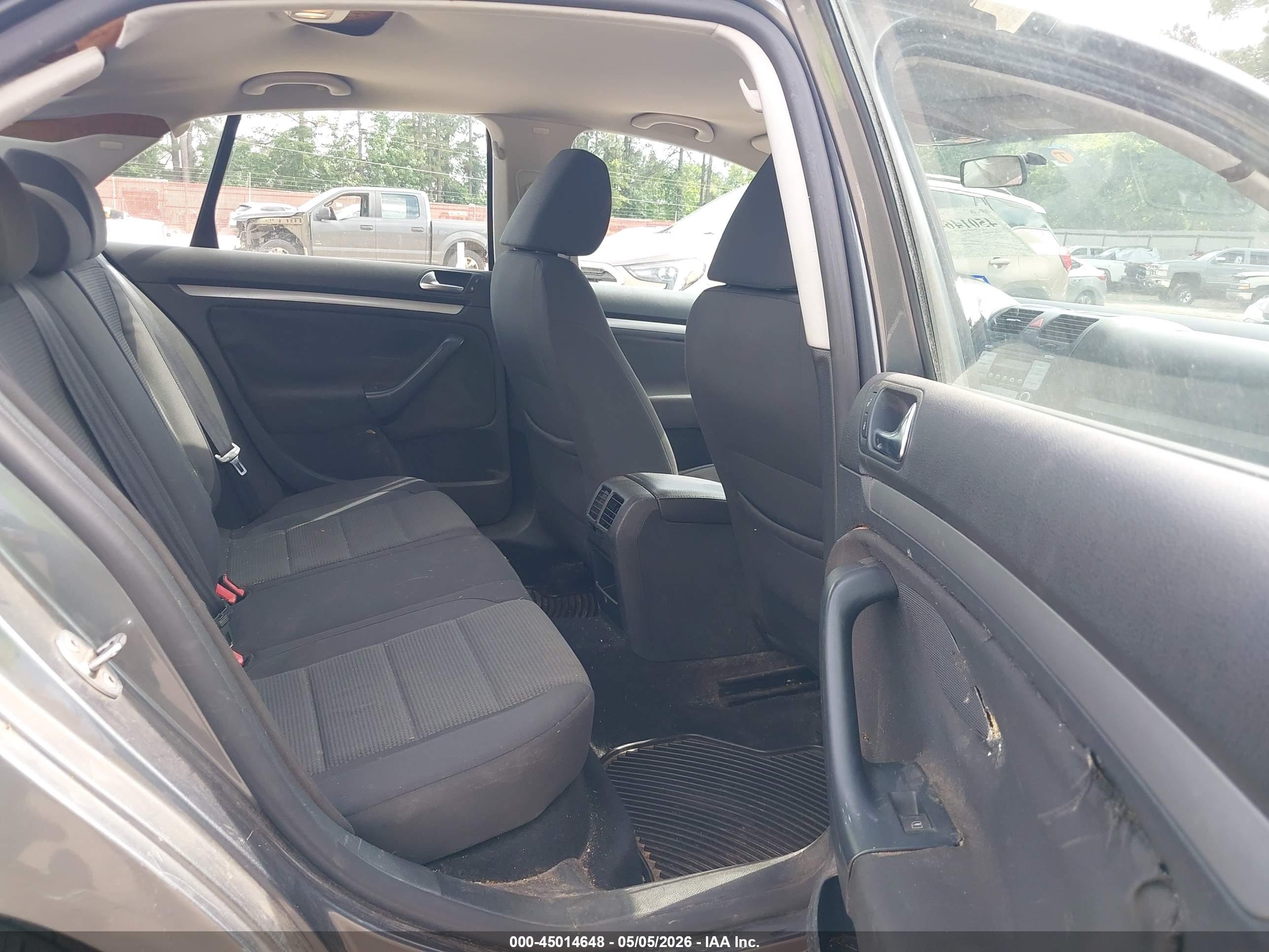 VOLKSWAGEN JETTA image 8