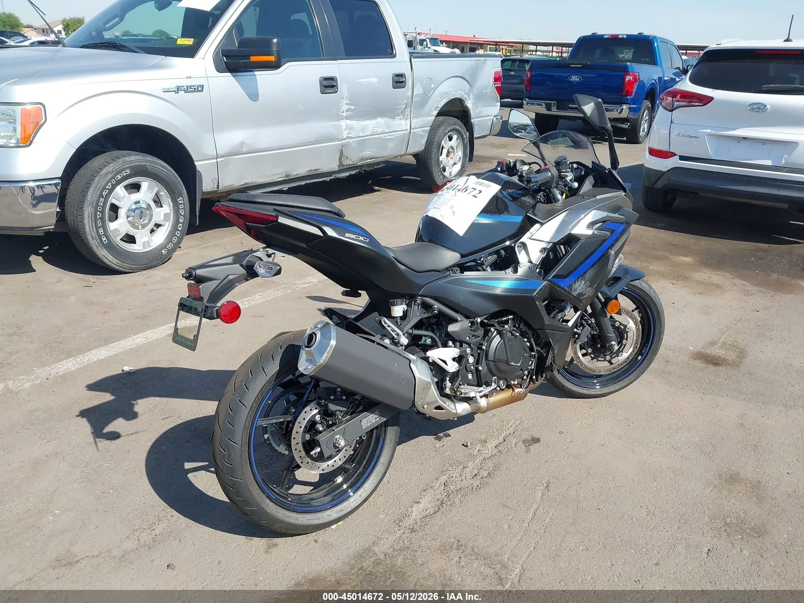 KAWASAKI EX500 image 4