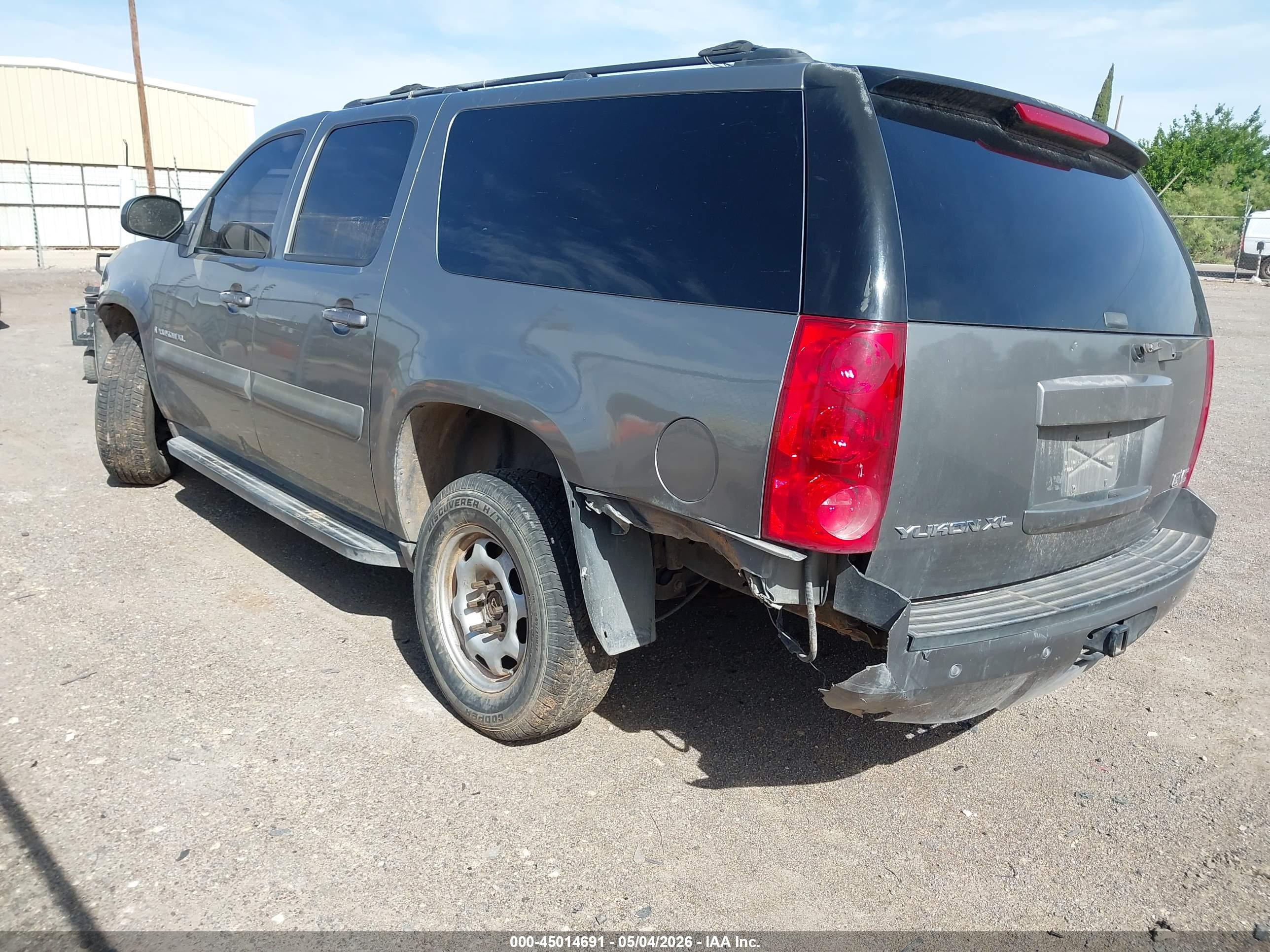 GMC YUKON image 3