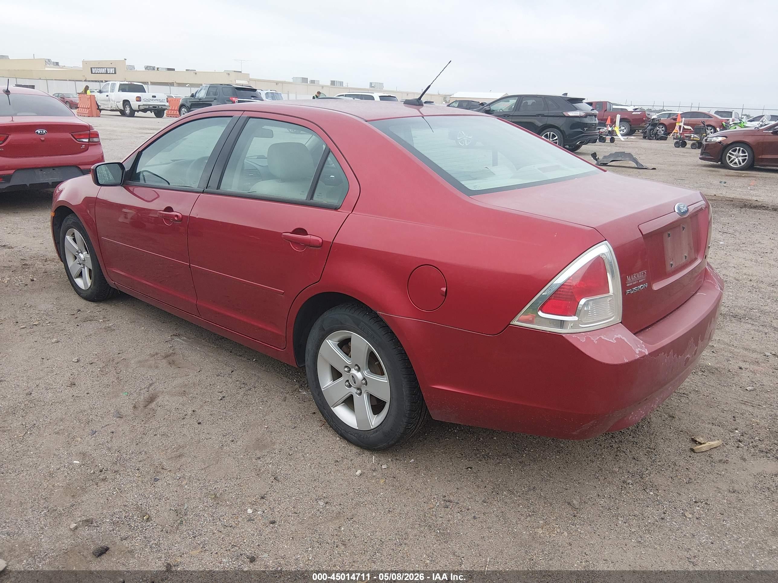 FORD FUSION image 3
