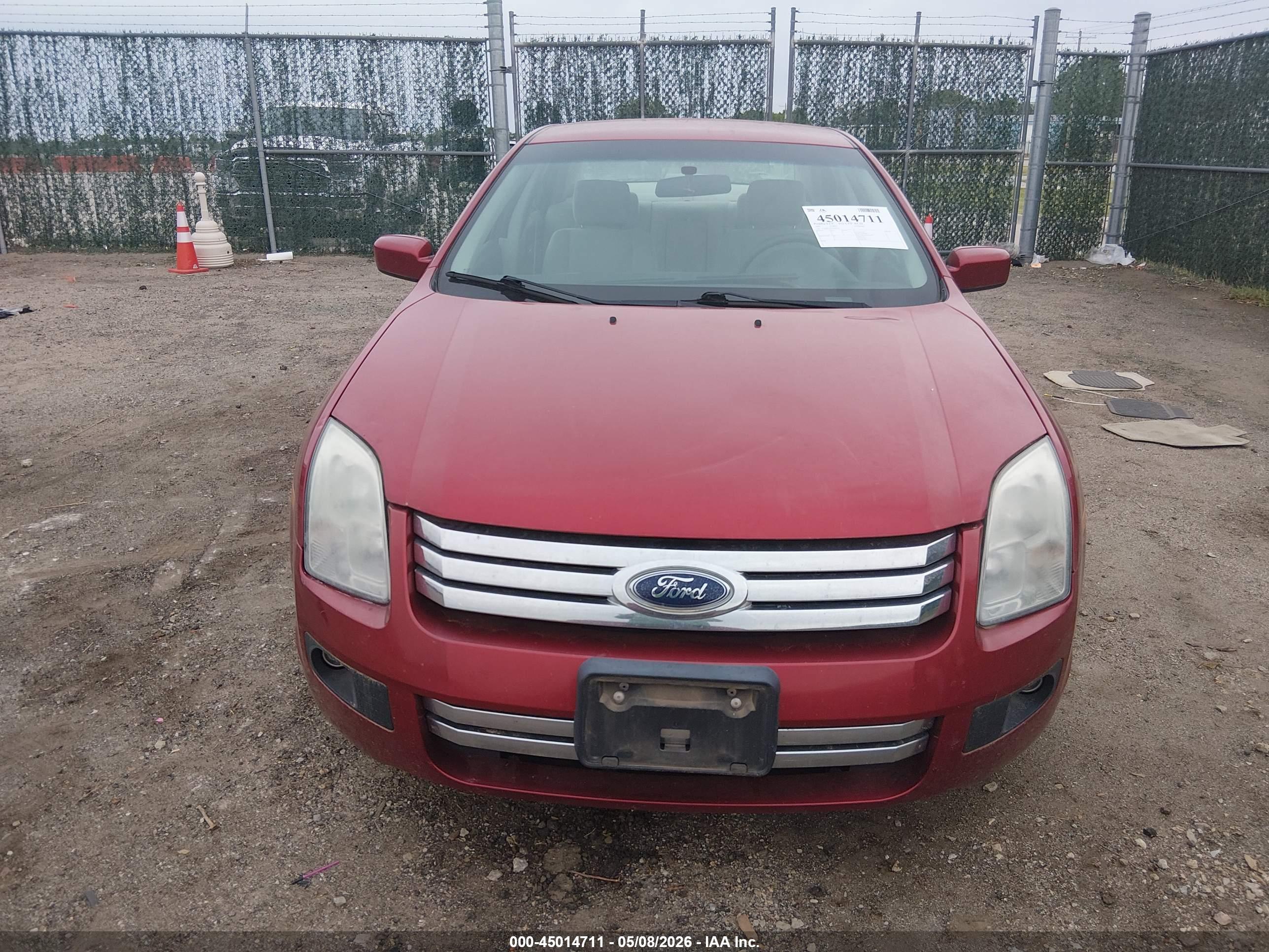 FORD FUSION image 6
