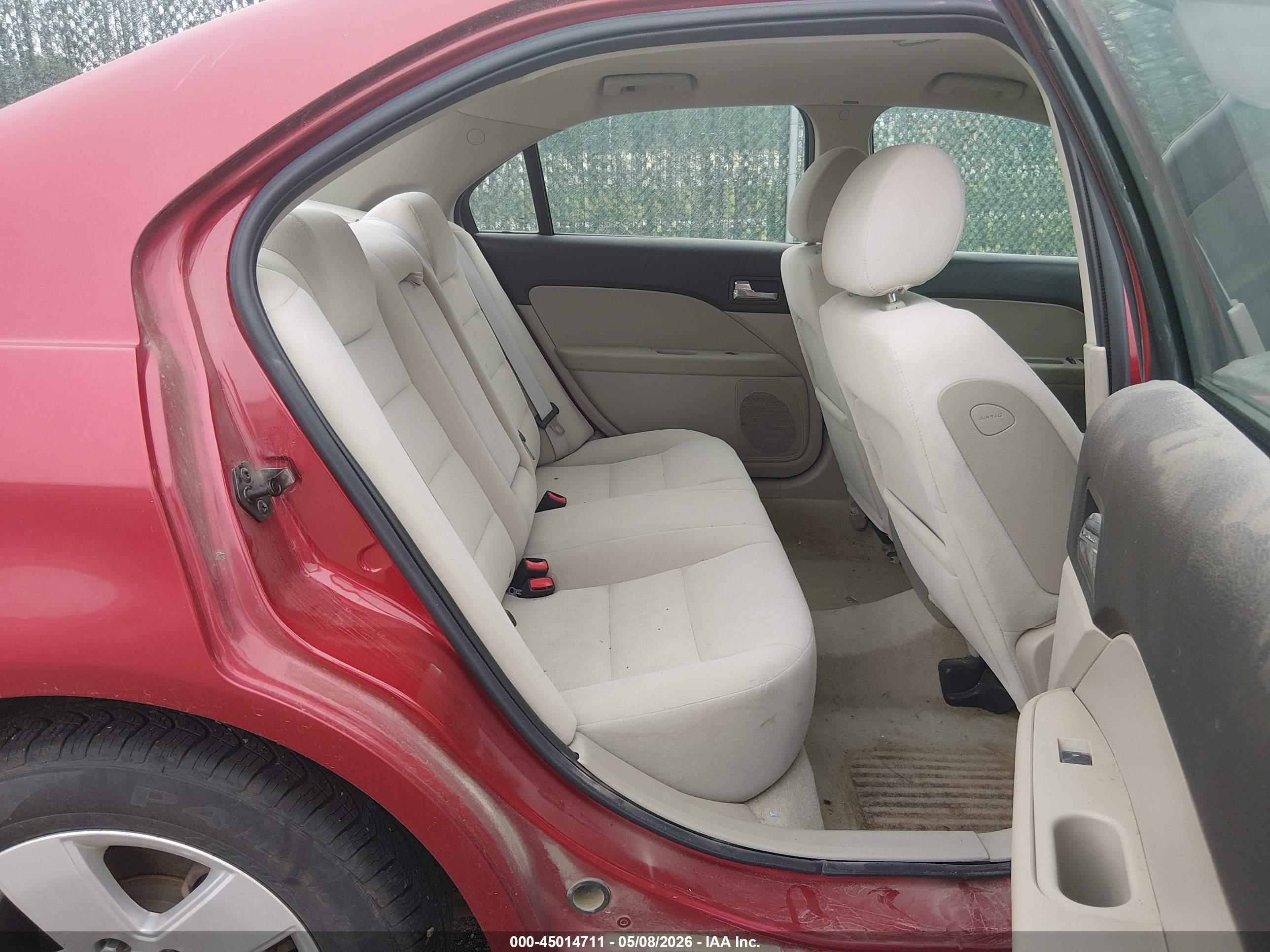 FORD FUSION image 8