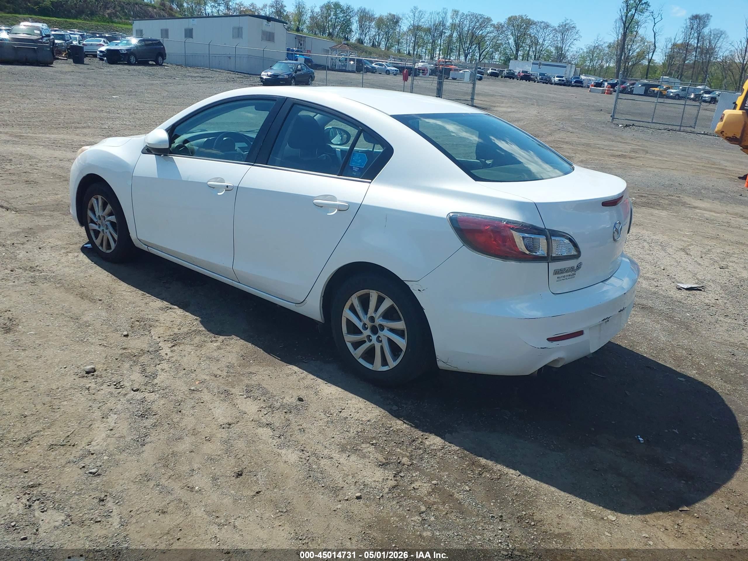 MAZDA MAZDA3 image 3