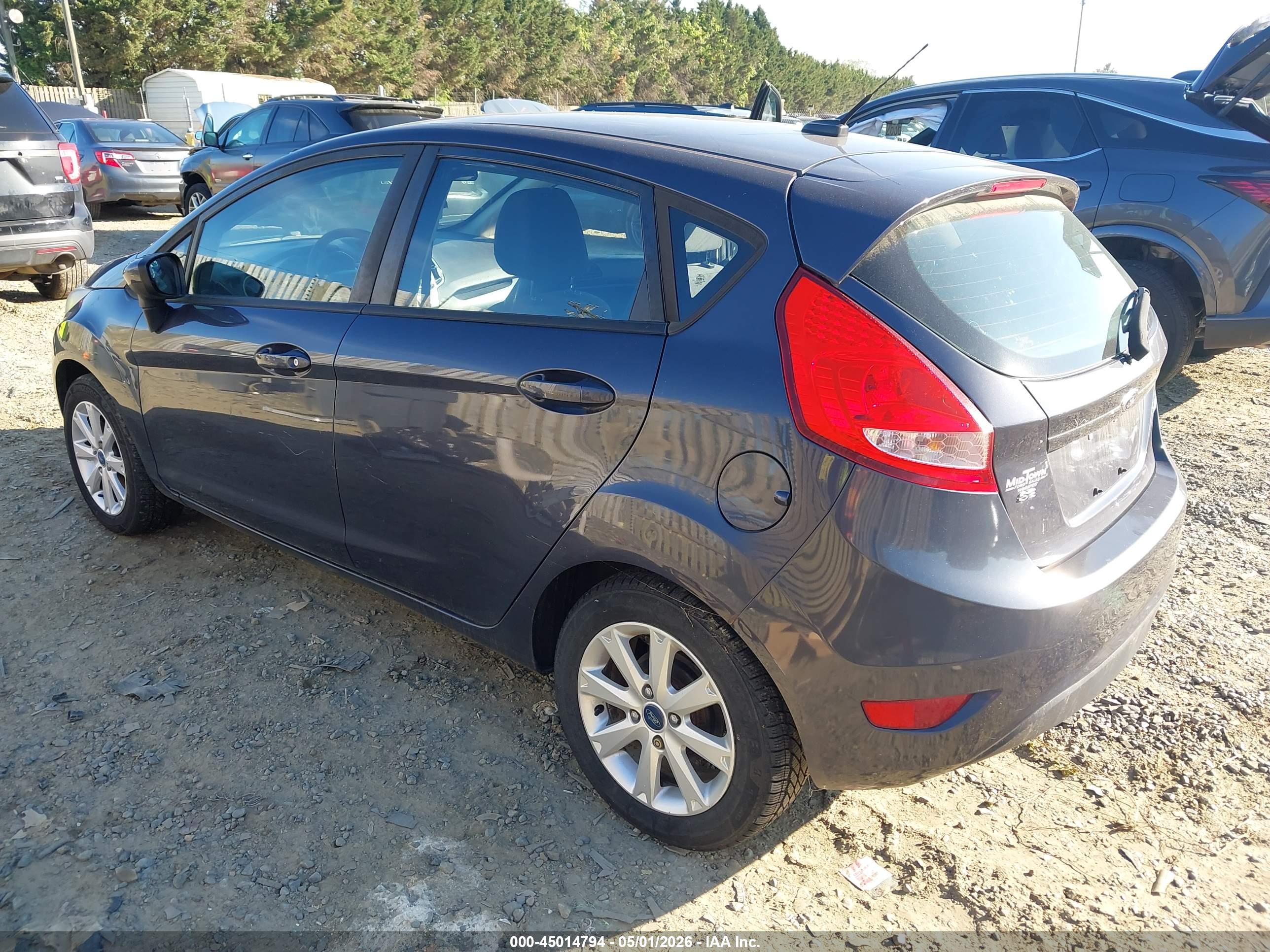 FORD FIESTA image 3