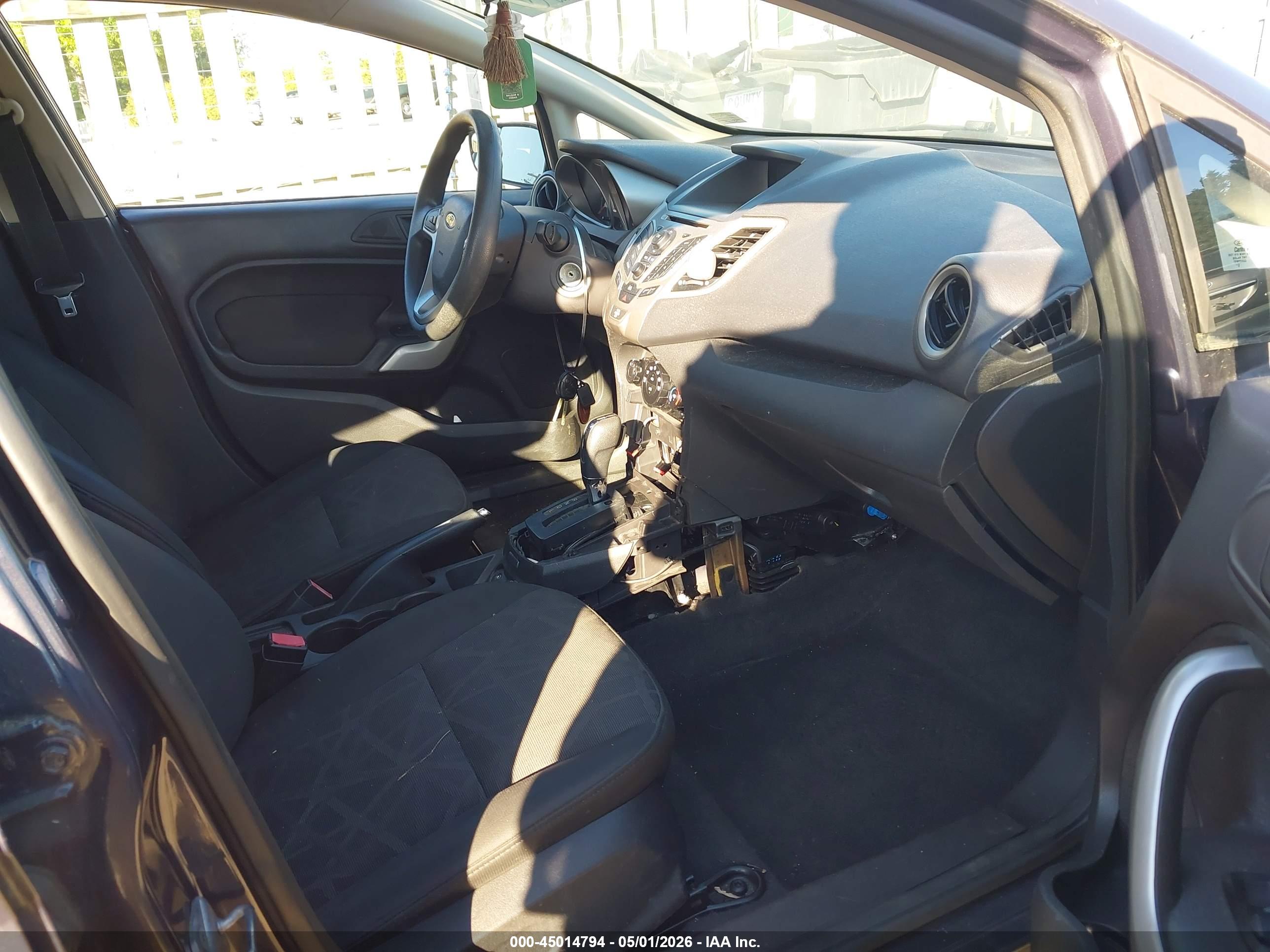 FORD FIESTA image 5