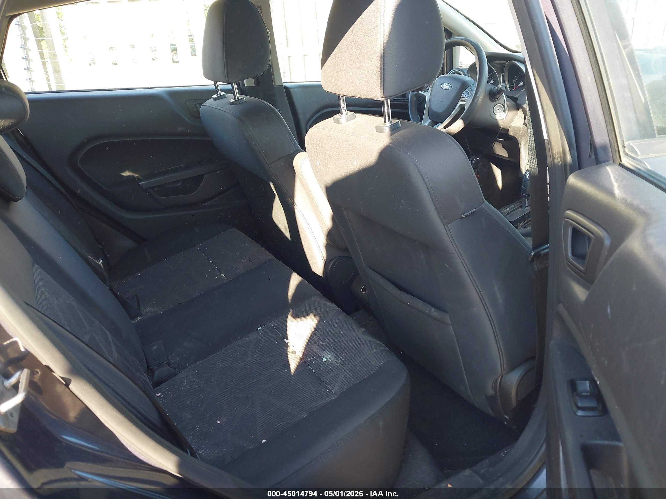 FORD FIESTA image 8