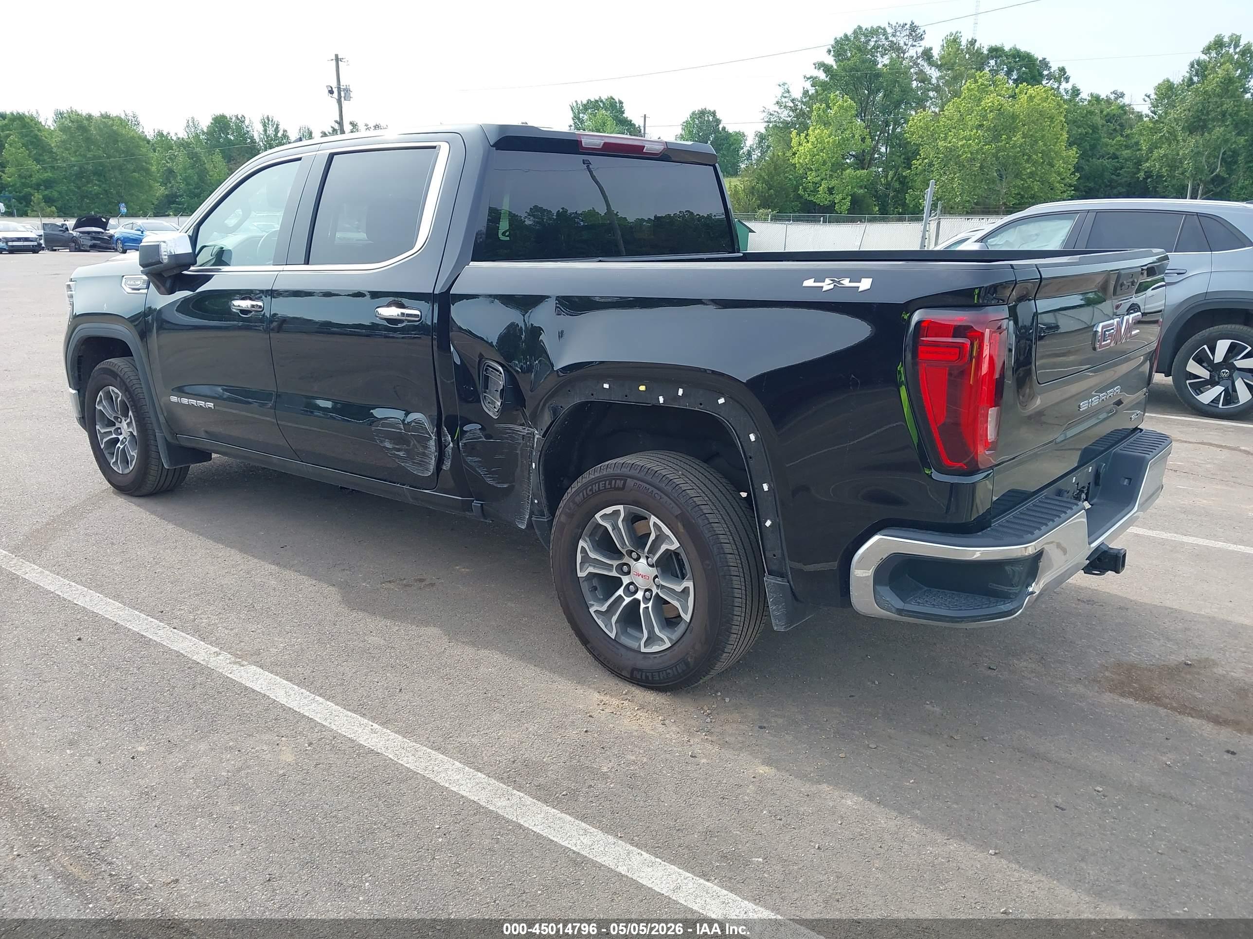 GMC SIERRA image 3