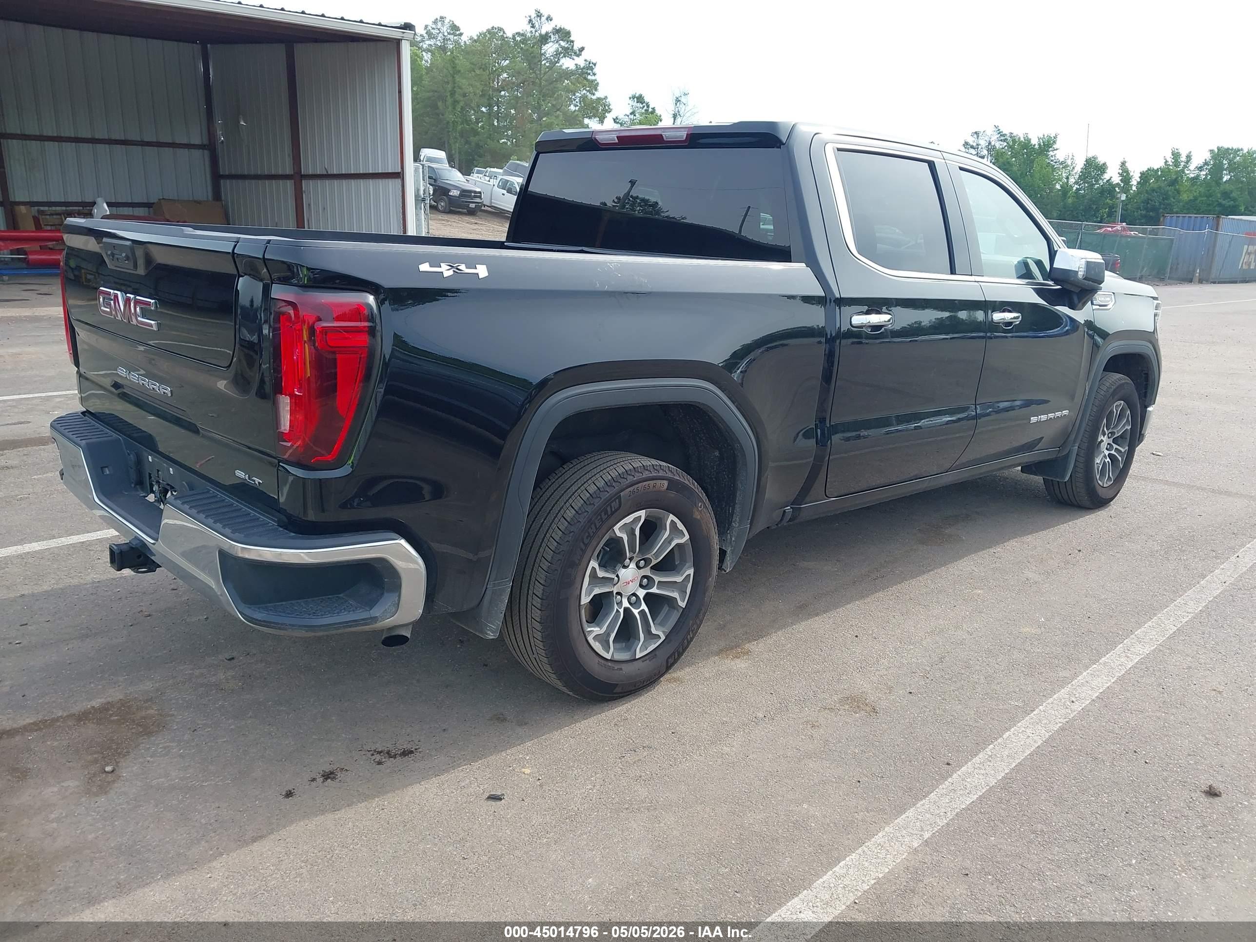 GMC SIERRA image 4