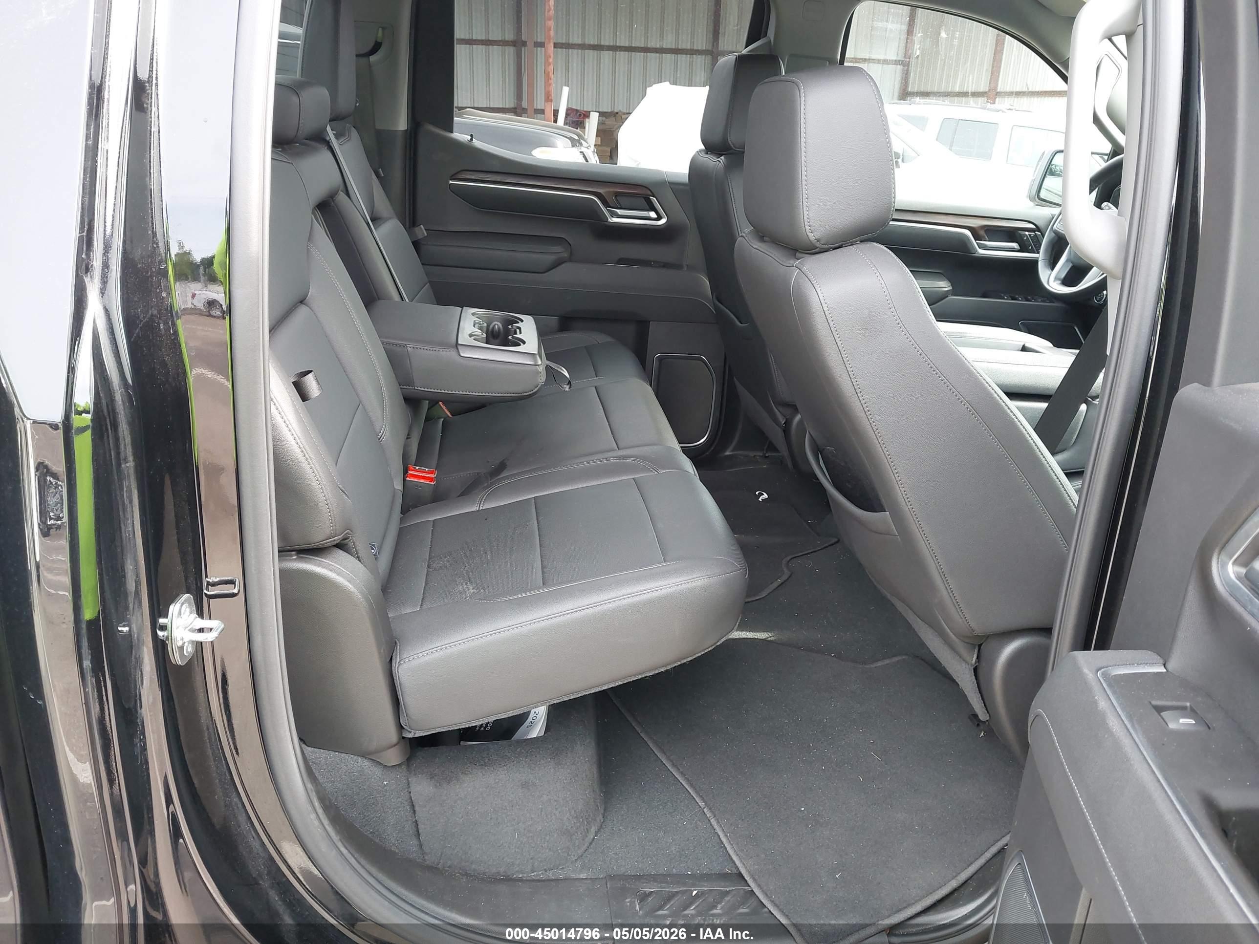 GMC SIERRA image 8