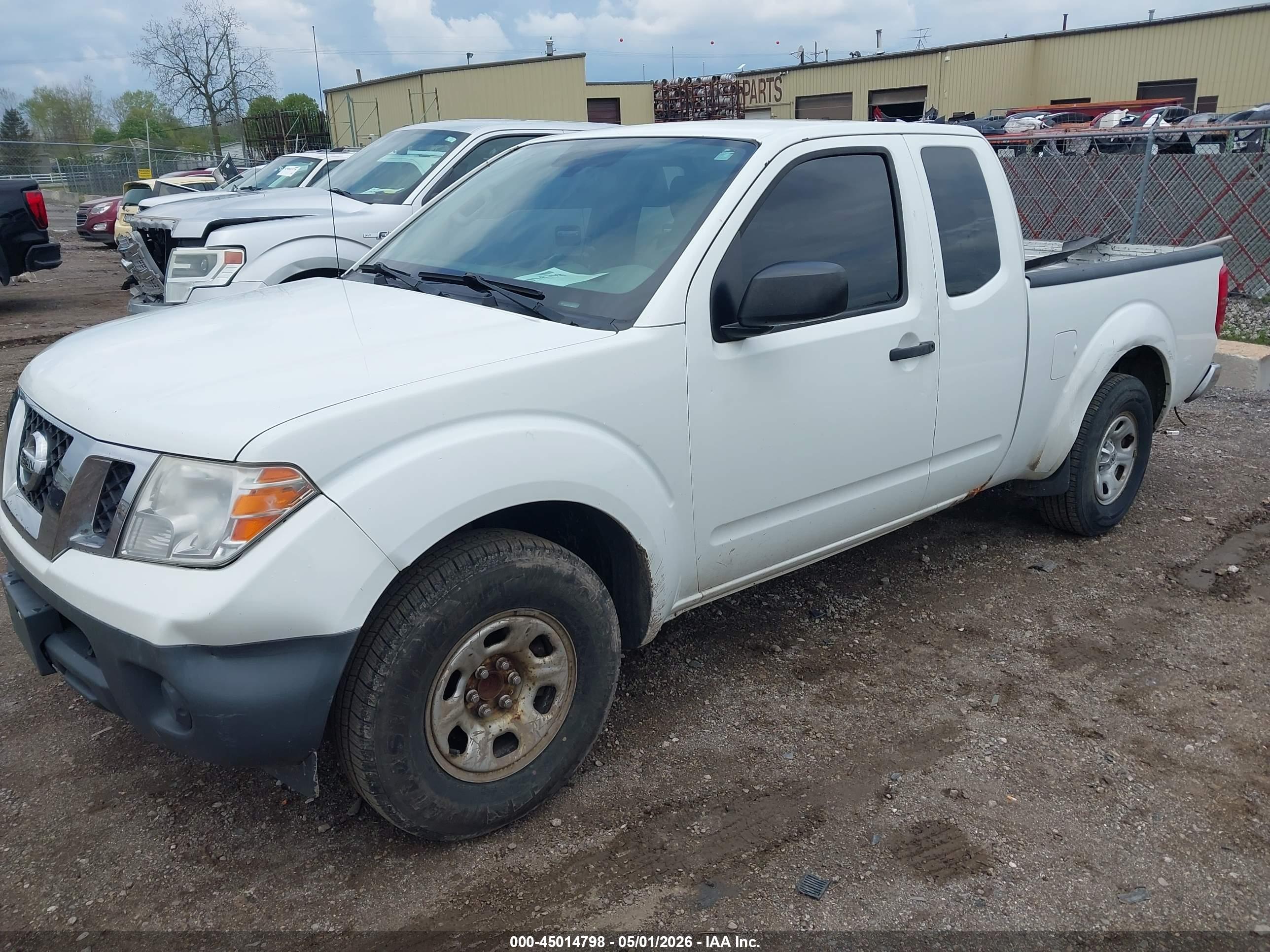 NISSAN FRONTIER image 2