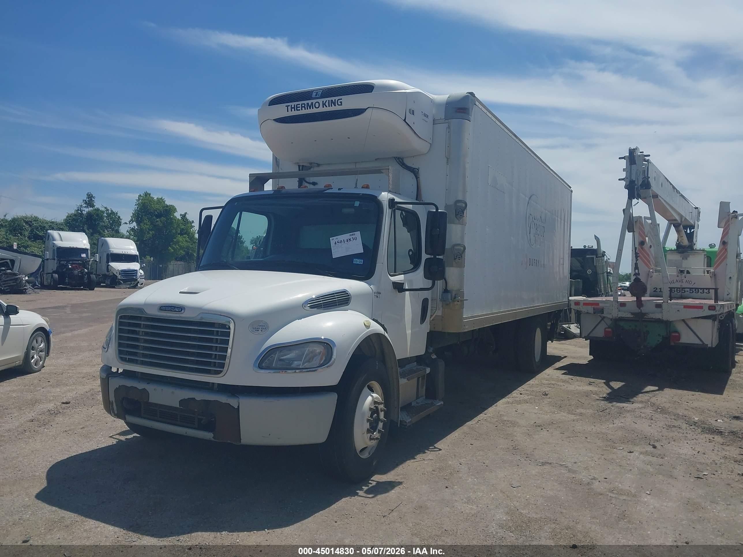 FREIGHTLINER M2 image 2
