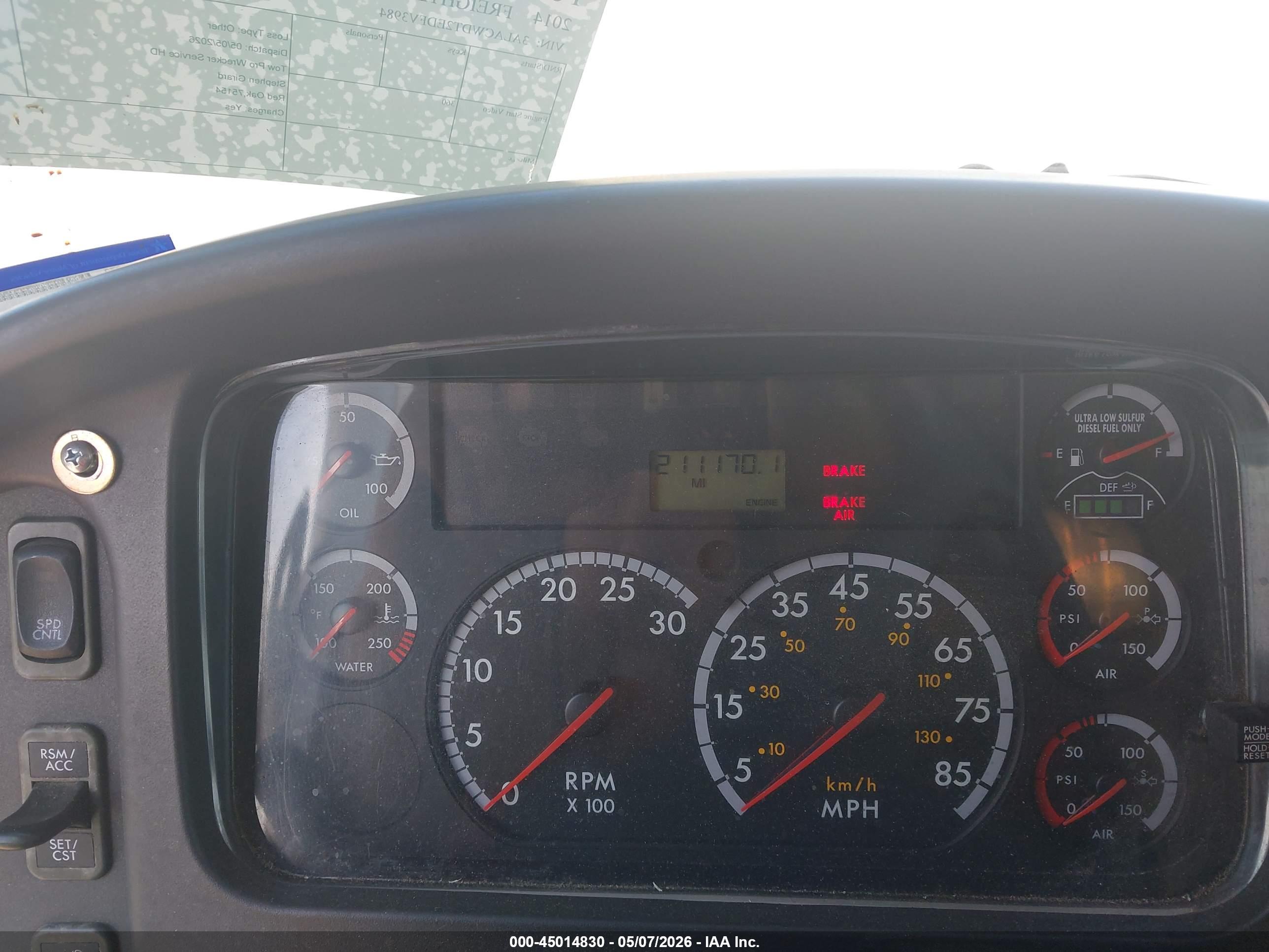 FREIGHTLINER M2 image 6