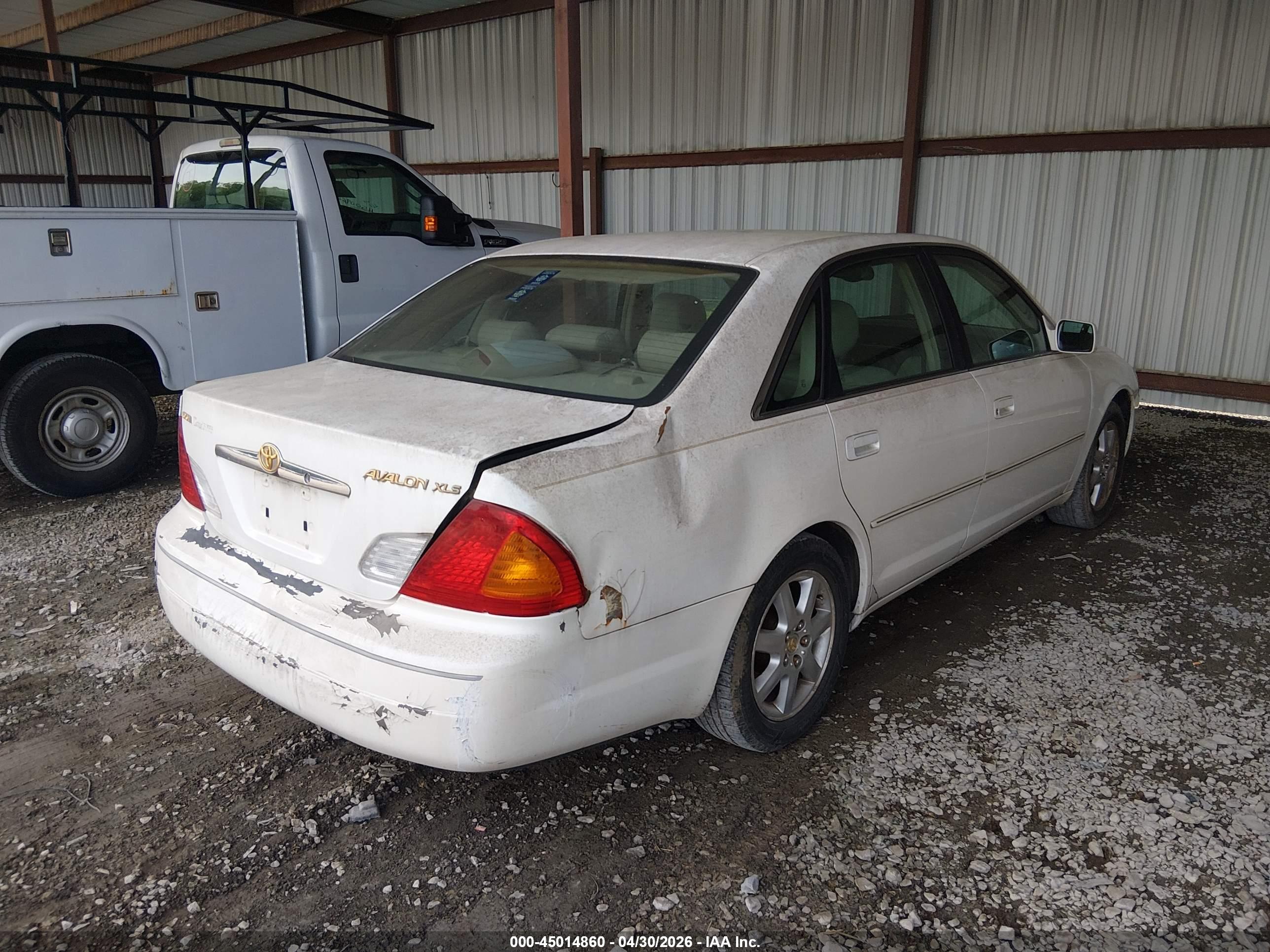TOYOTA AVALON image 4