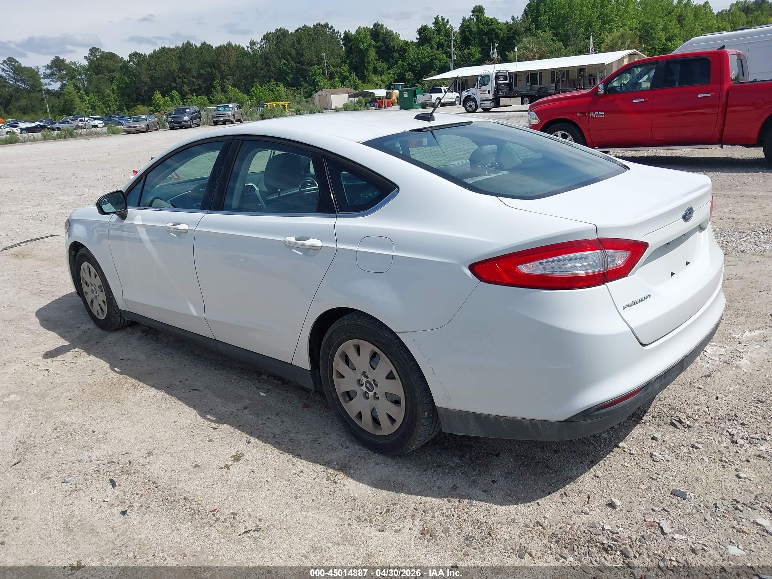 FORD FUSION image 3