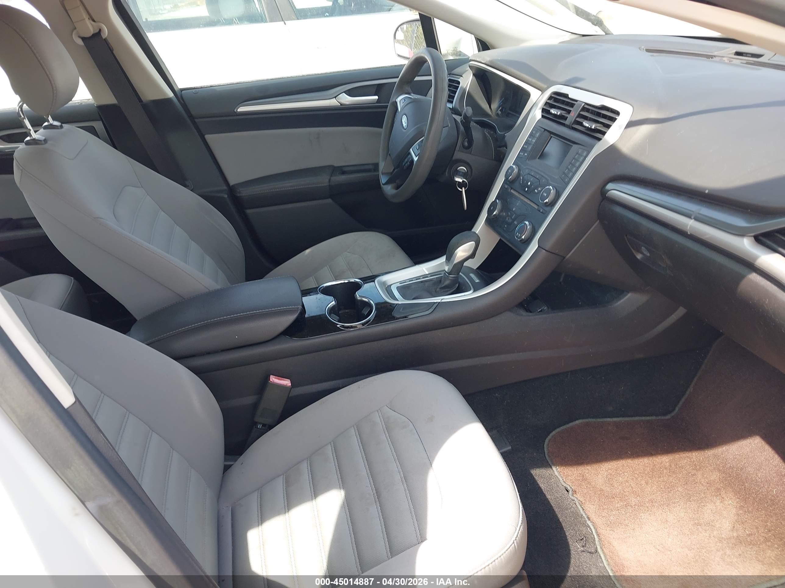 FORD FUSION image 5