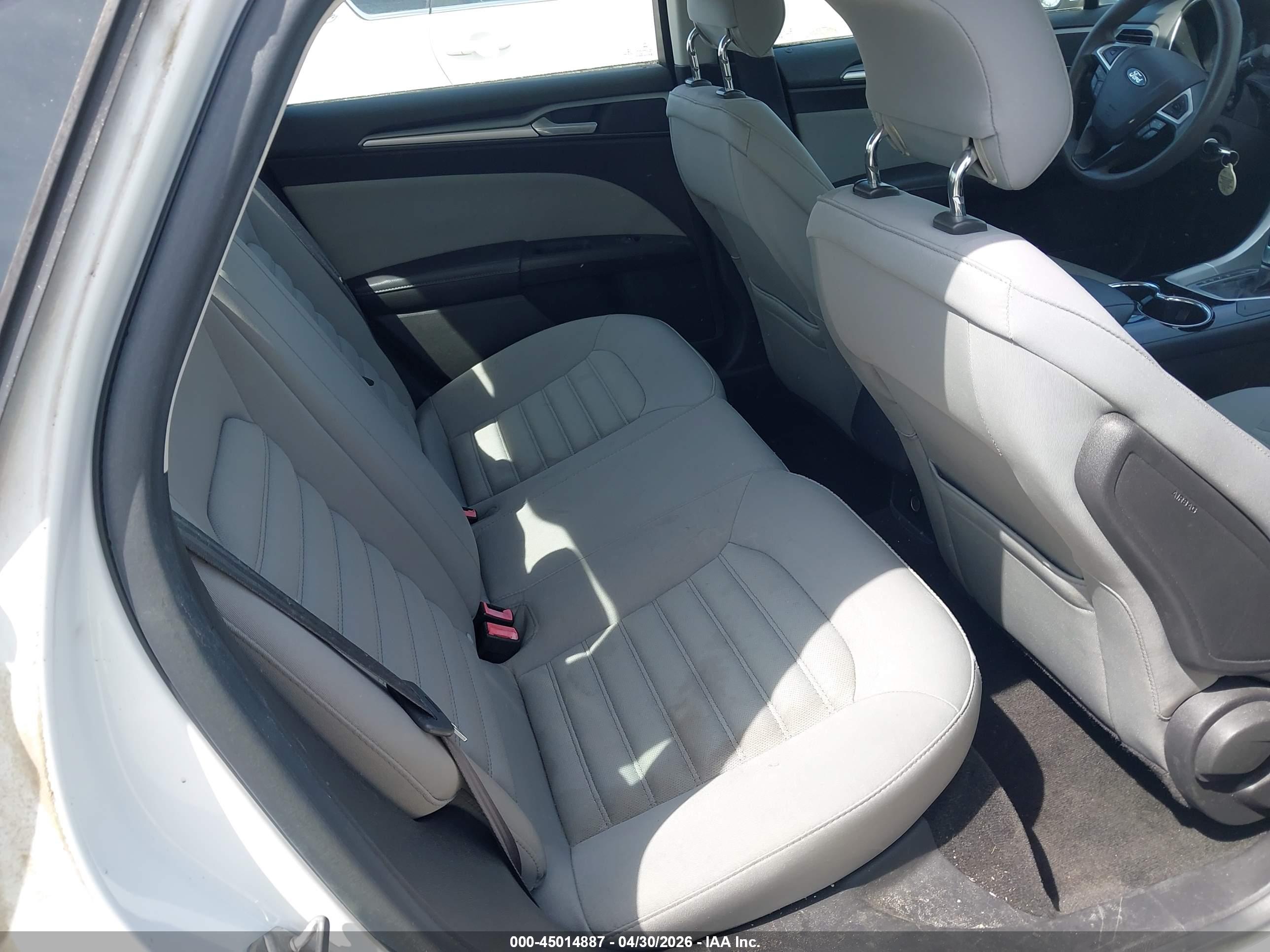 FORD FUSION image 8