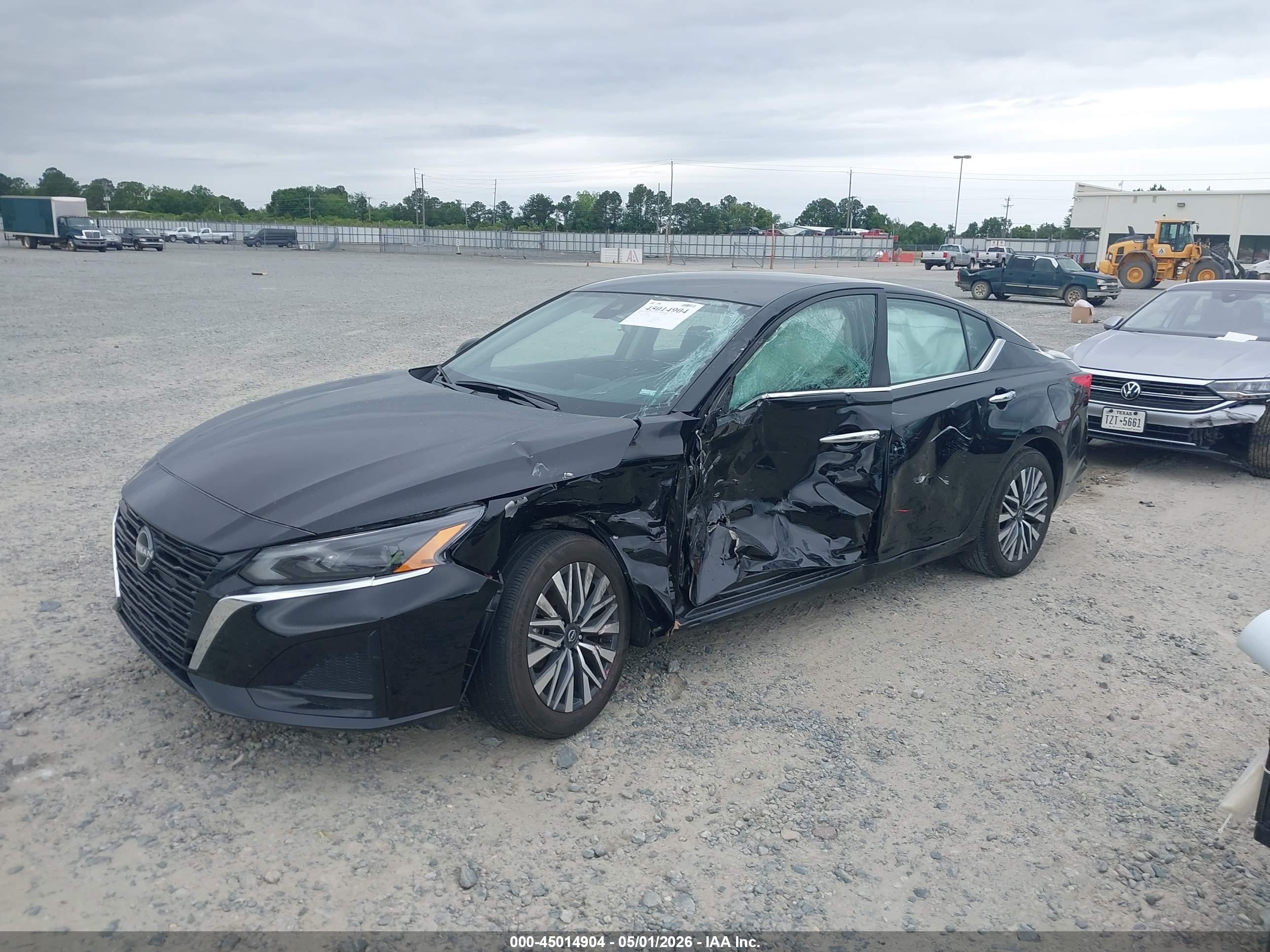 NISSAN ALTIMA image 2