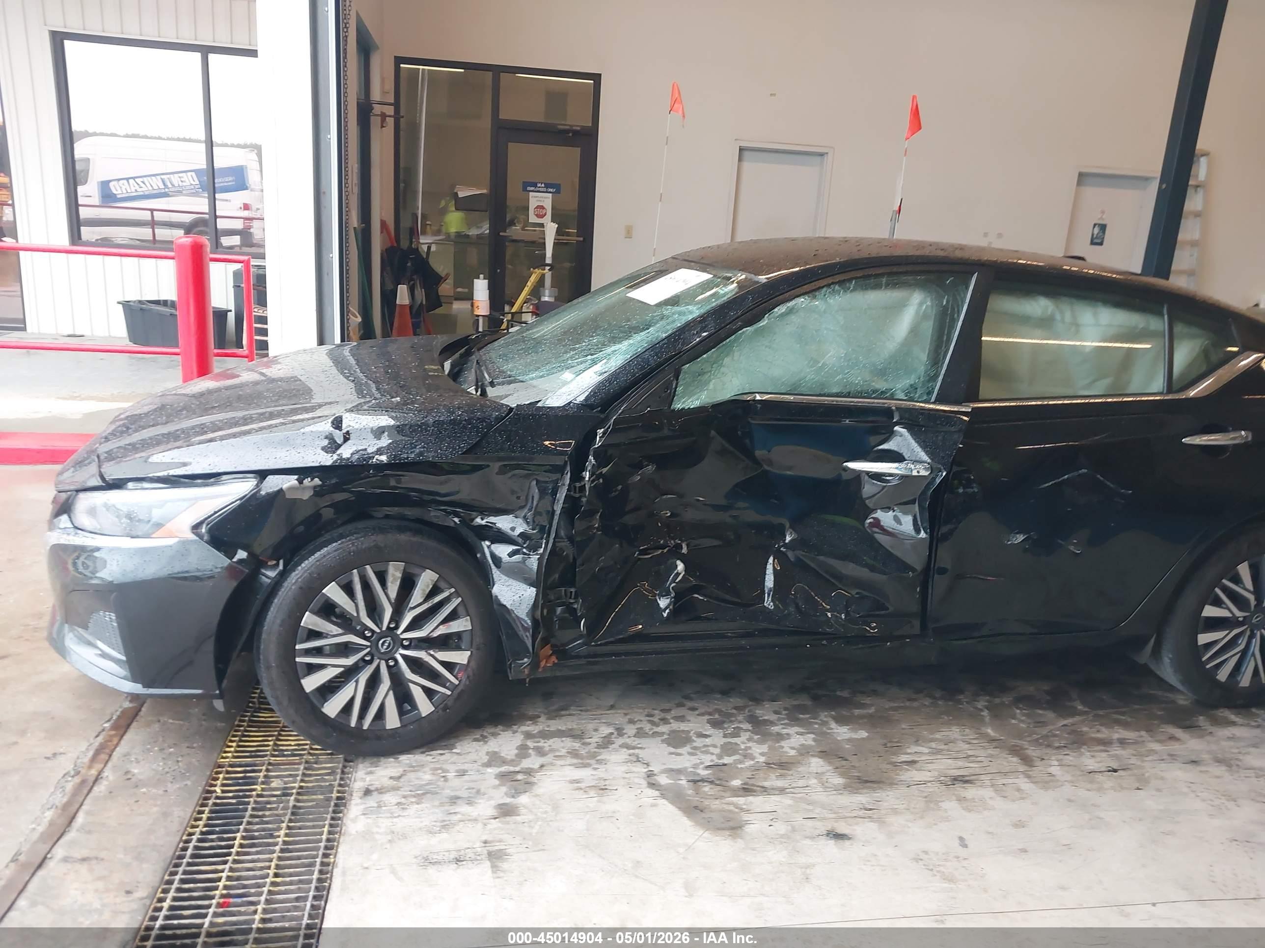 NISSAN ALTIMA image 6