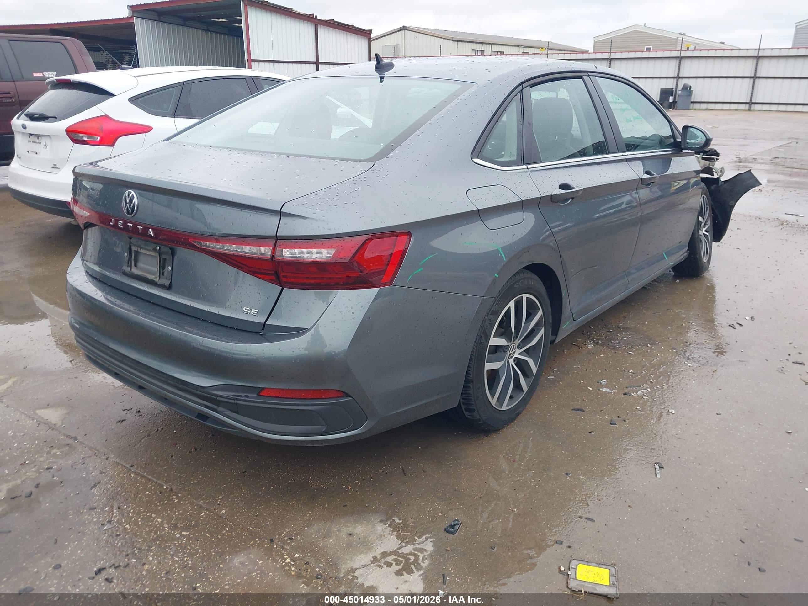 VOLKSWAGEN JETTA image 4