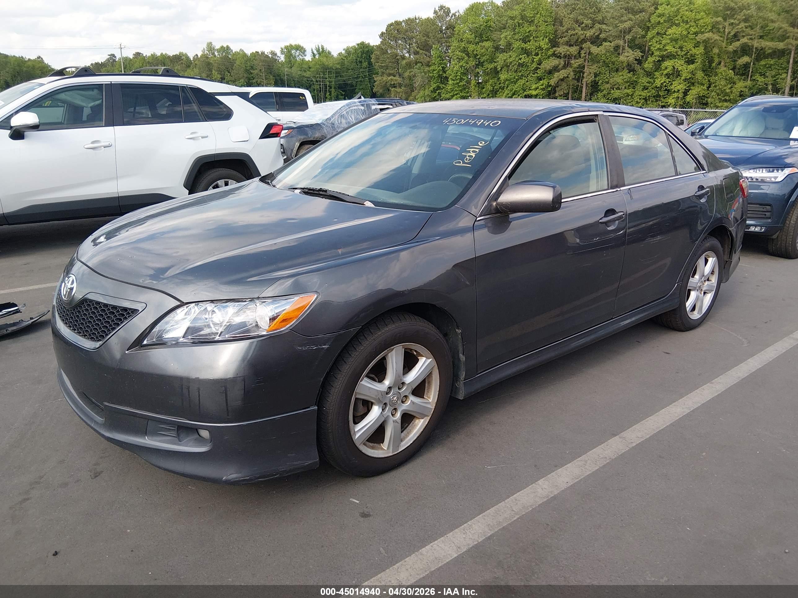 TOYOTA CAMRY image 2