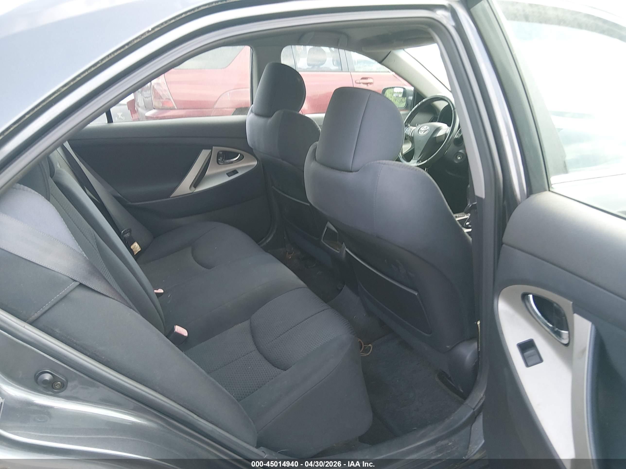 TOYOTA CAMRY image 8