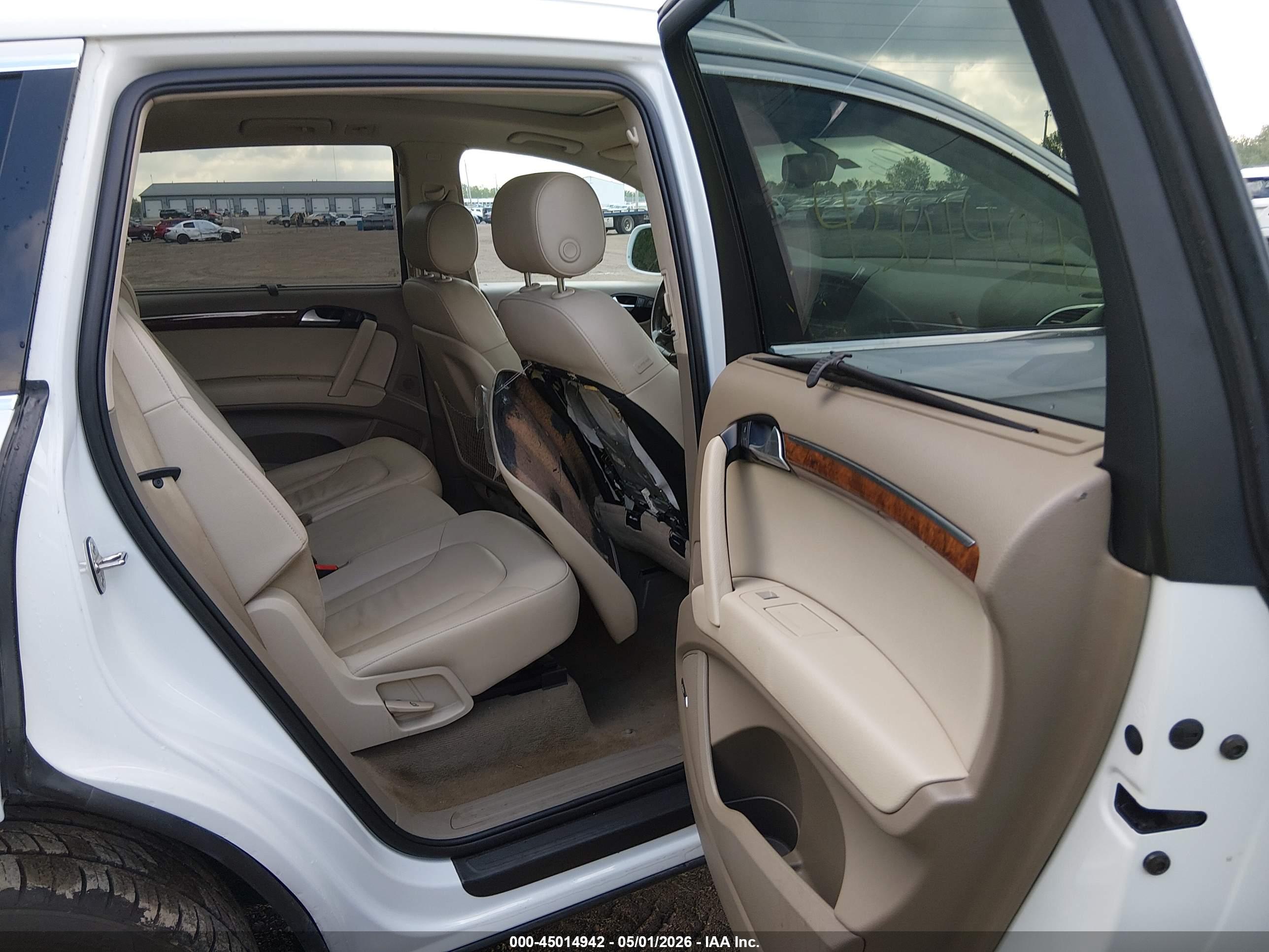 AUDI Q7 image 8