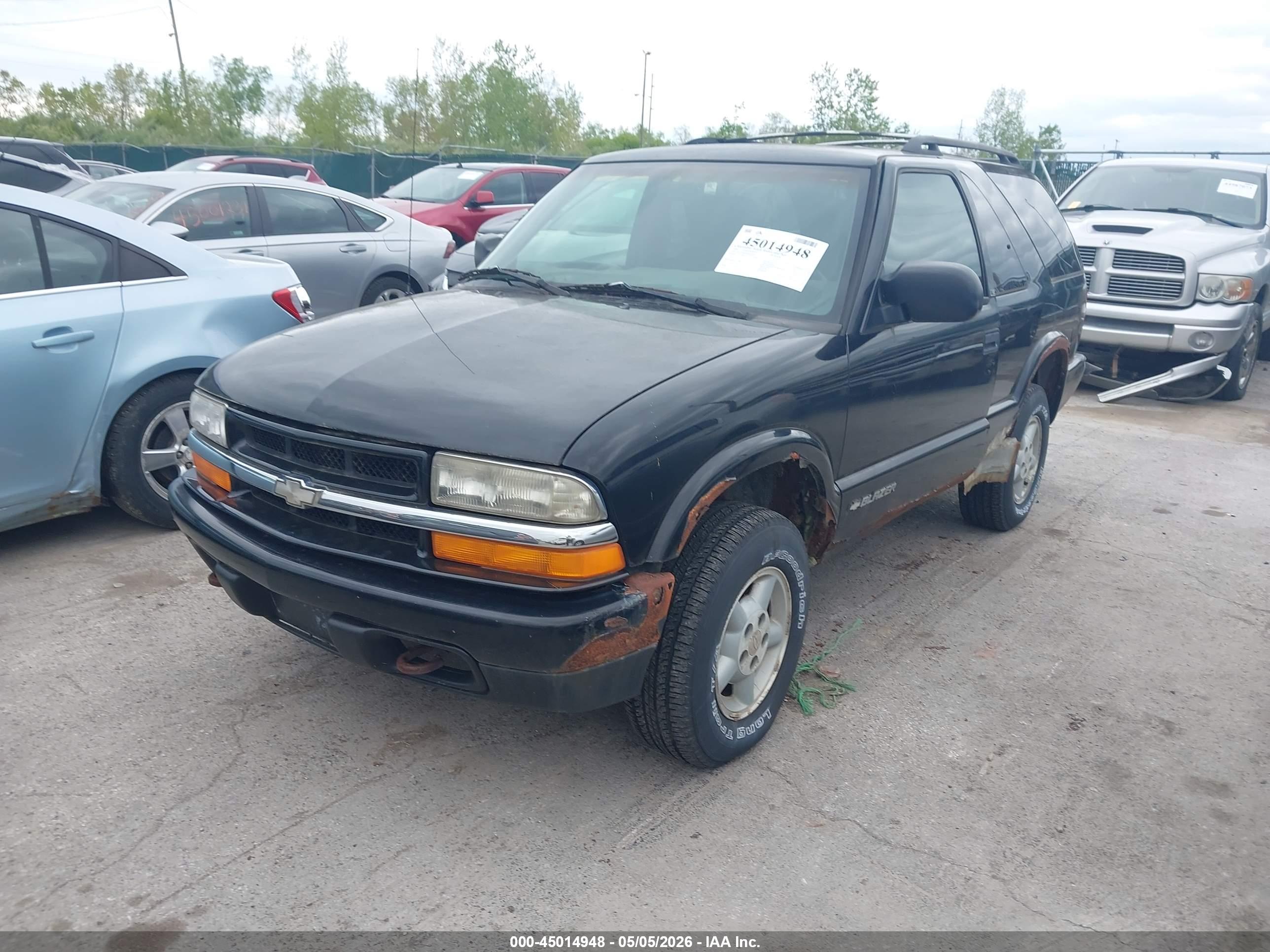 CHEVROLET BLAZER image 2