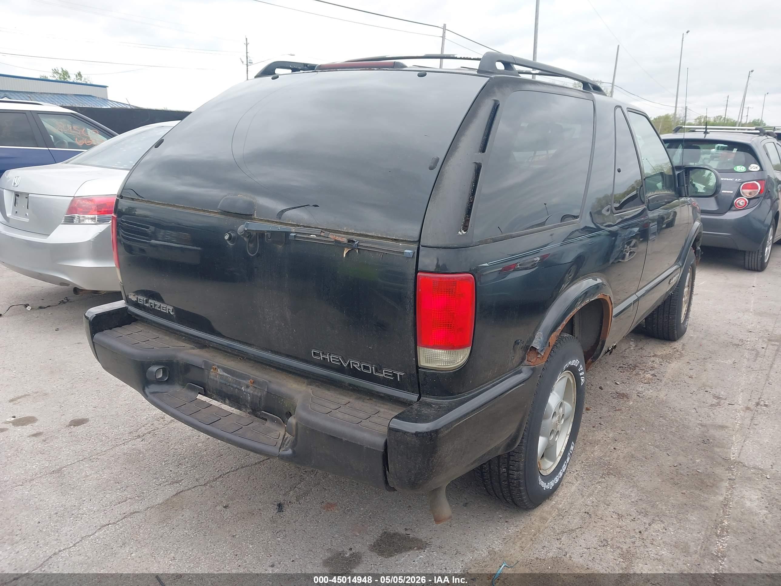 CHEVROLET BLAZER image 4