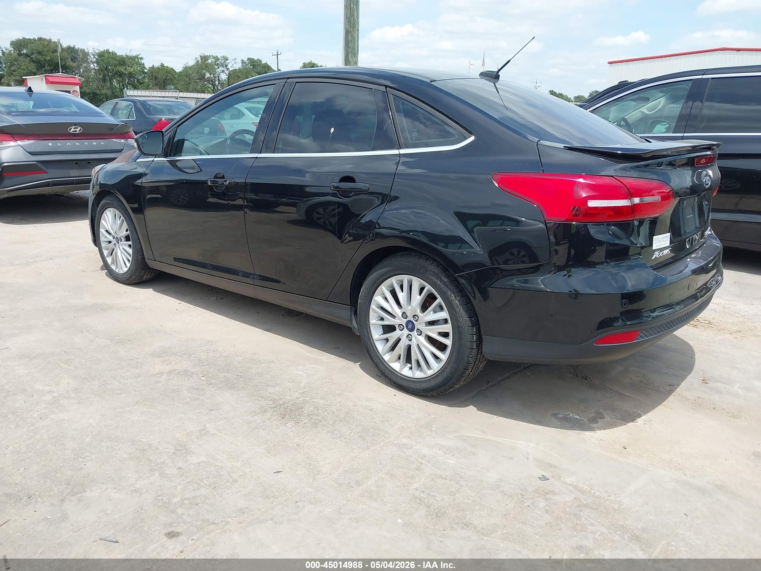 FORD FOCUS image 3