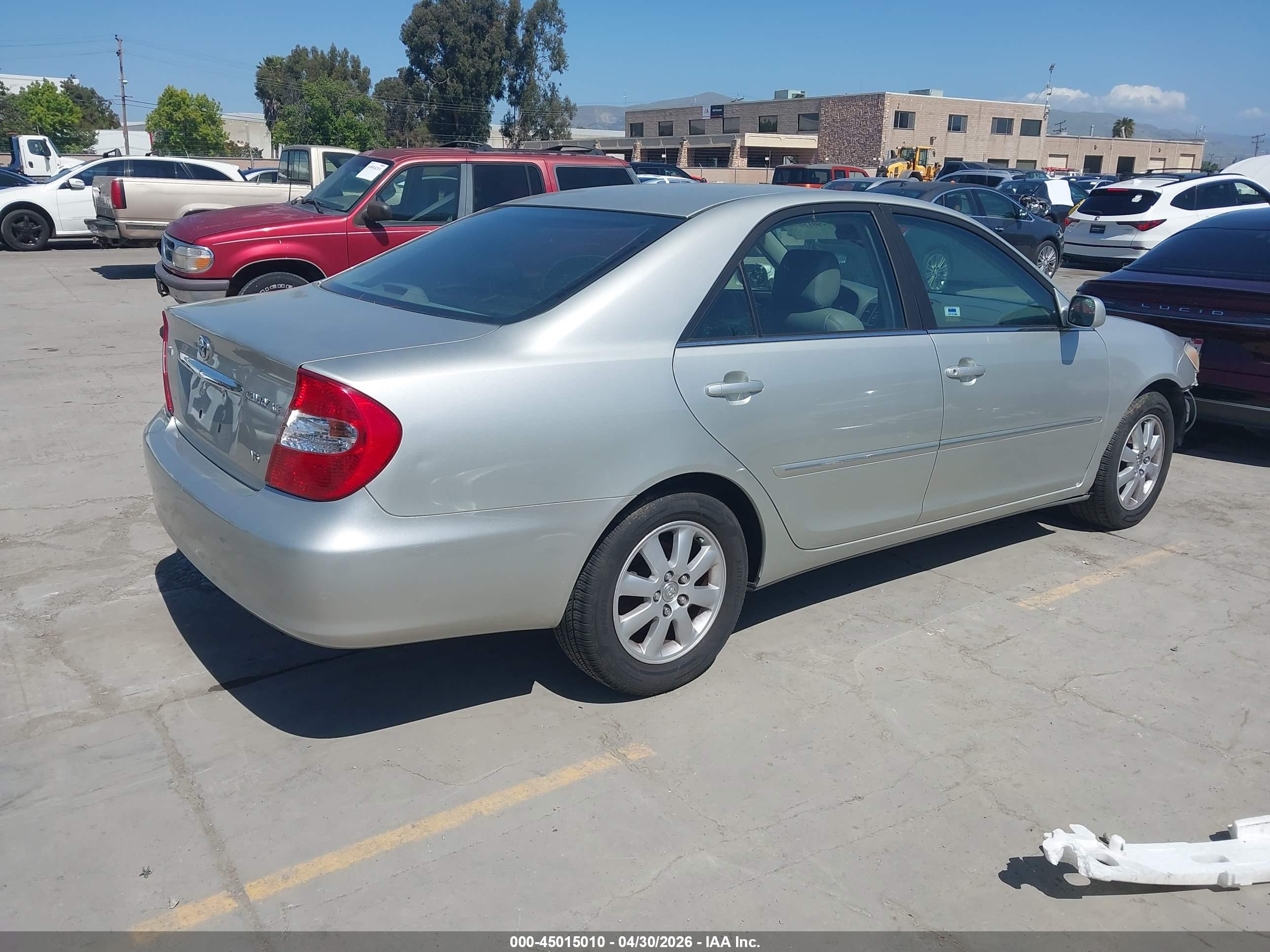 TOYOTA CAMRY image 4