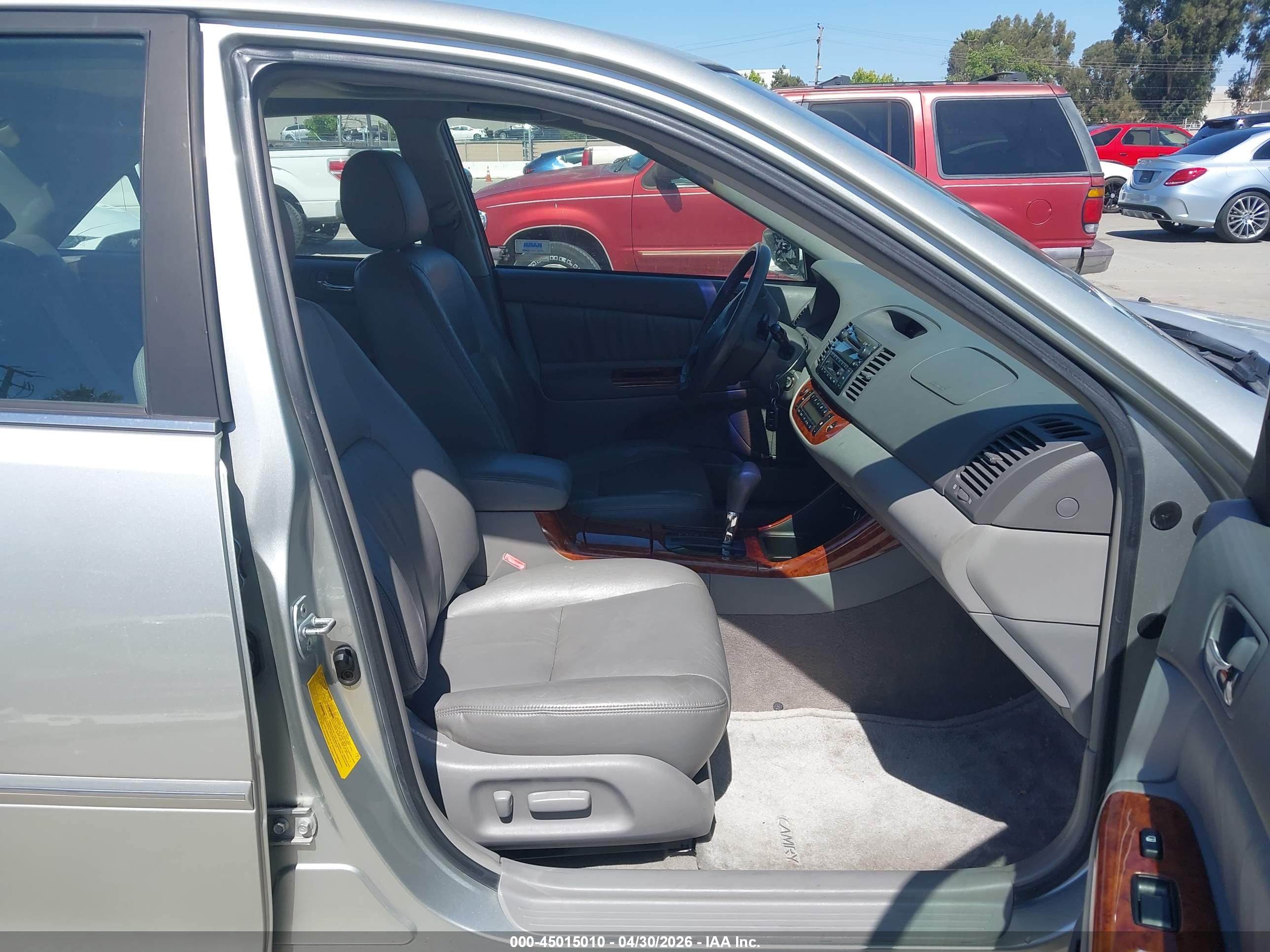 TOYOTA CAMRY image 5