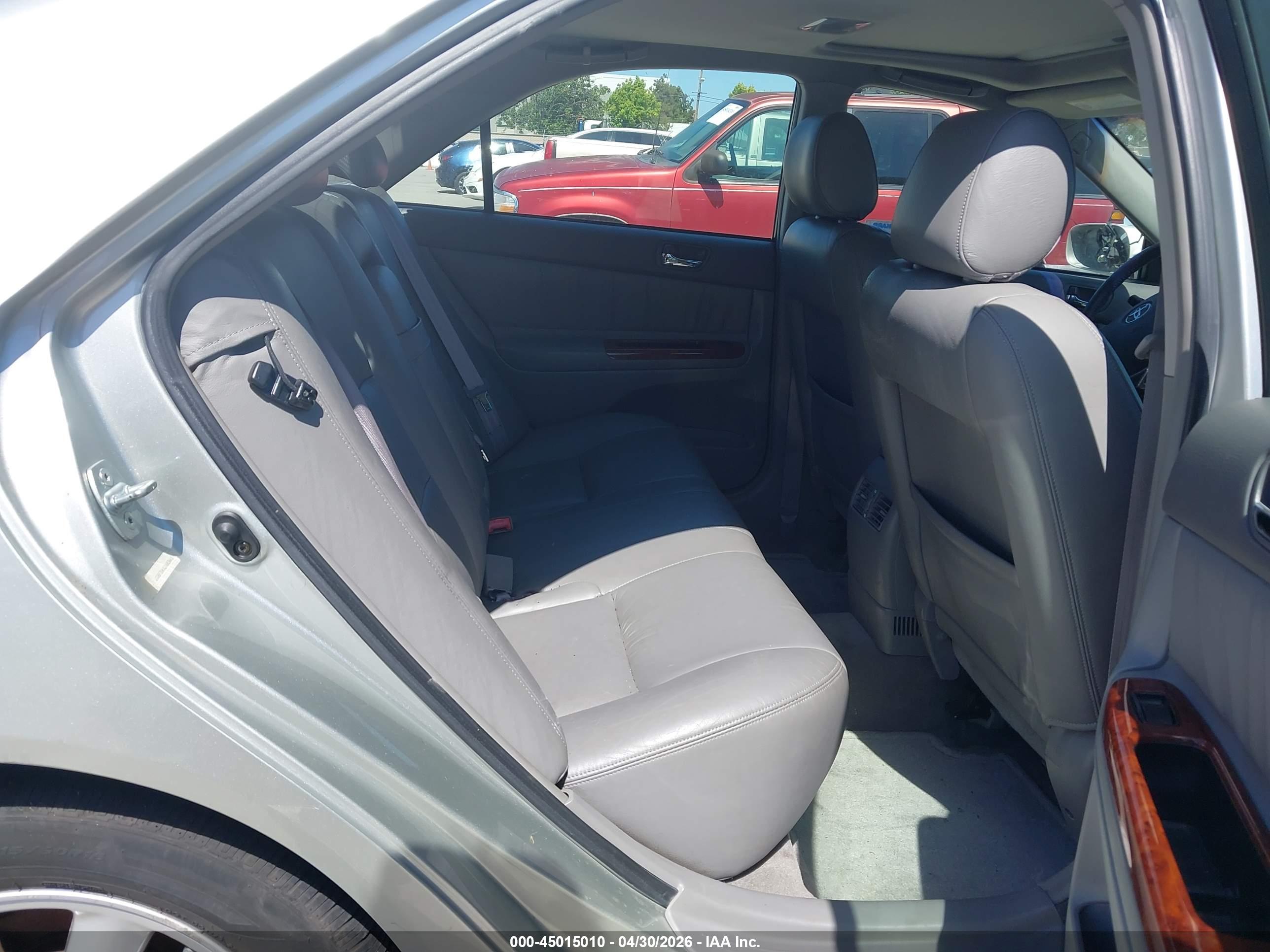 TOYOTA CAMRY image 8